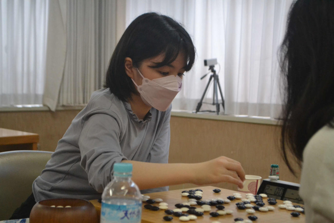 第7期扇興杯女流最強戦準々決勝で大澤奈留美五段を下して初のベスト4入り一番乗りを果たした仲邑菫二段
