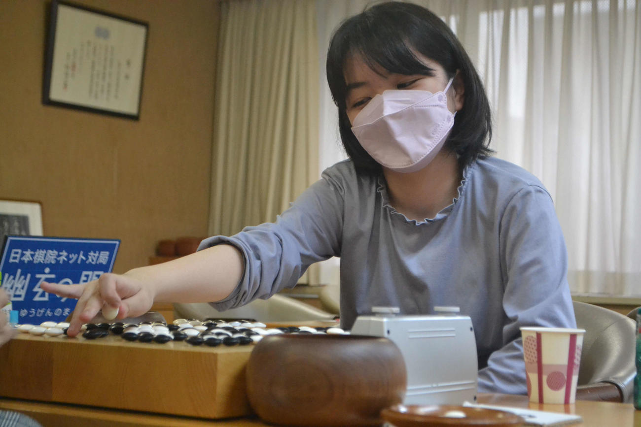第7期扇興杯女流最強戦準々決勝で大澤奈留美五段を下して初のベスト4入りを果たした仲邑菫二段