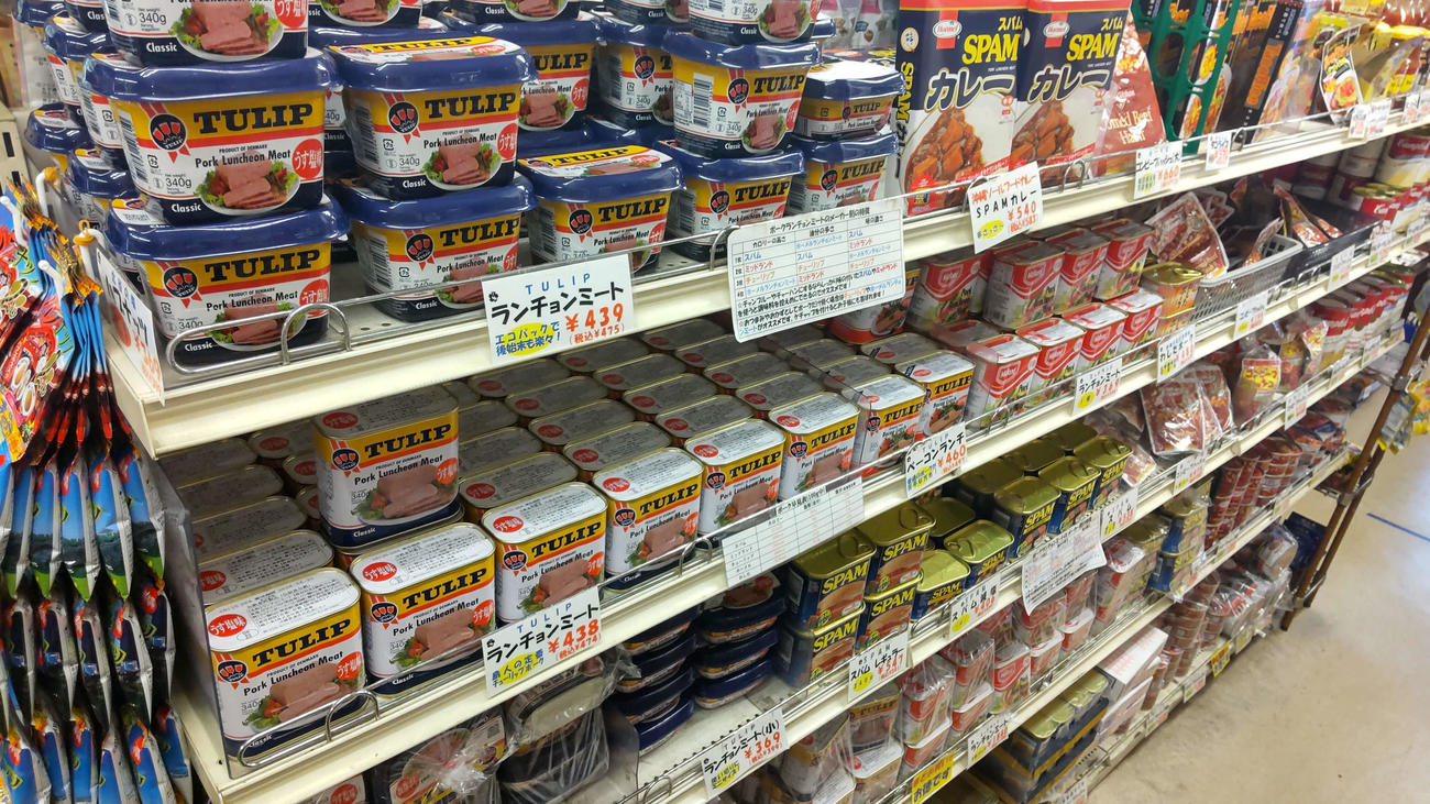 全部がランチョンミートという棚もありました