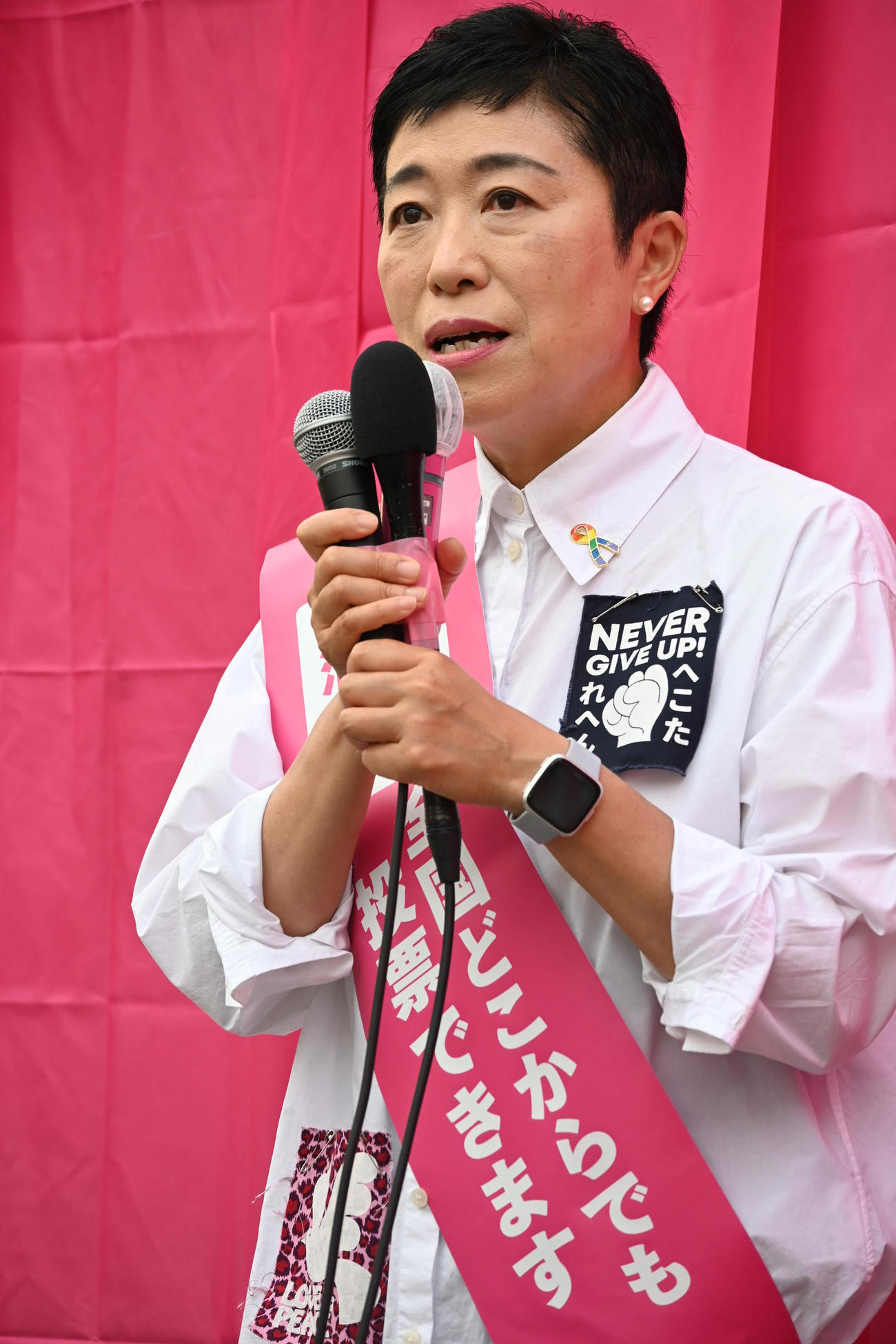 地元・大阪府高槻市で出発式を行った辻元清美氏（撮影・松浦隆司）