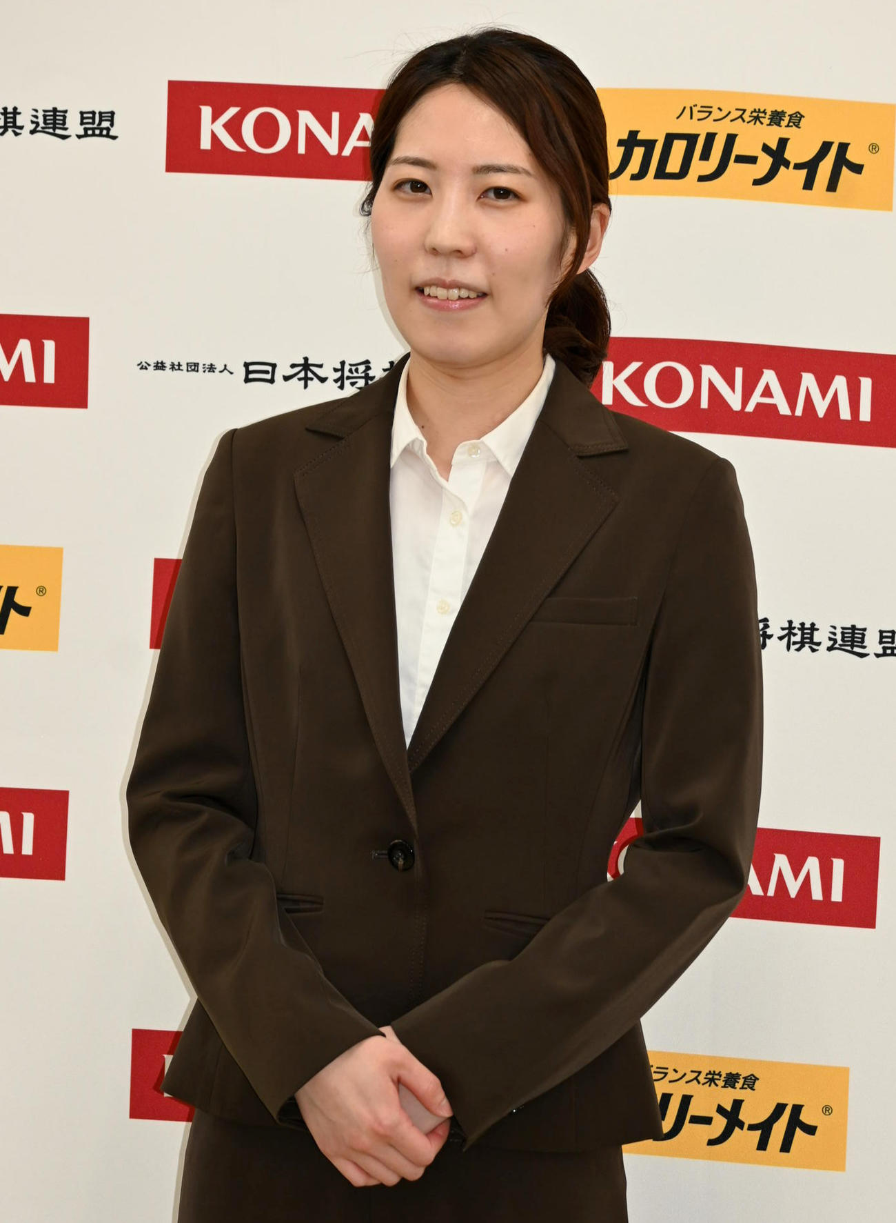 里見香奈女流4冠（撮影・松浦隆司）