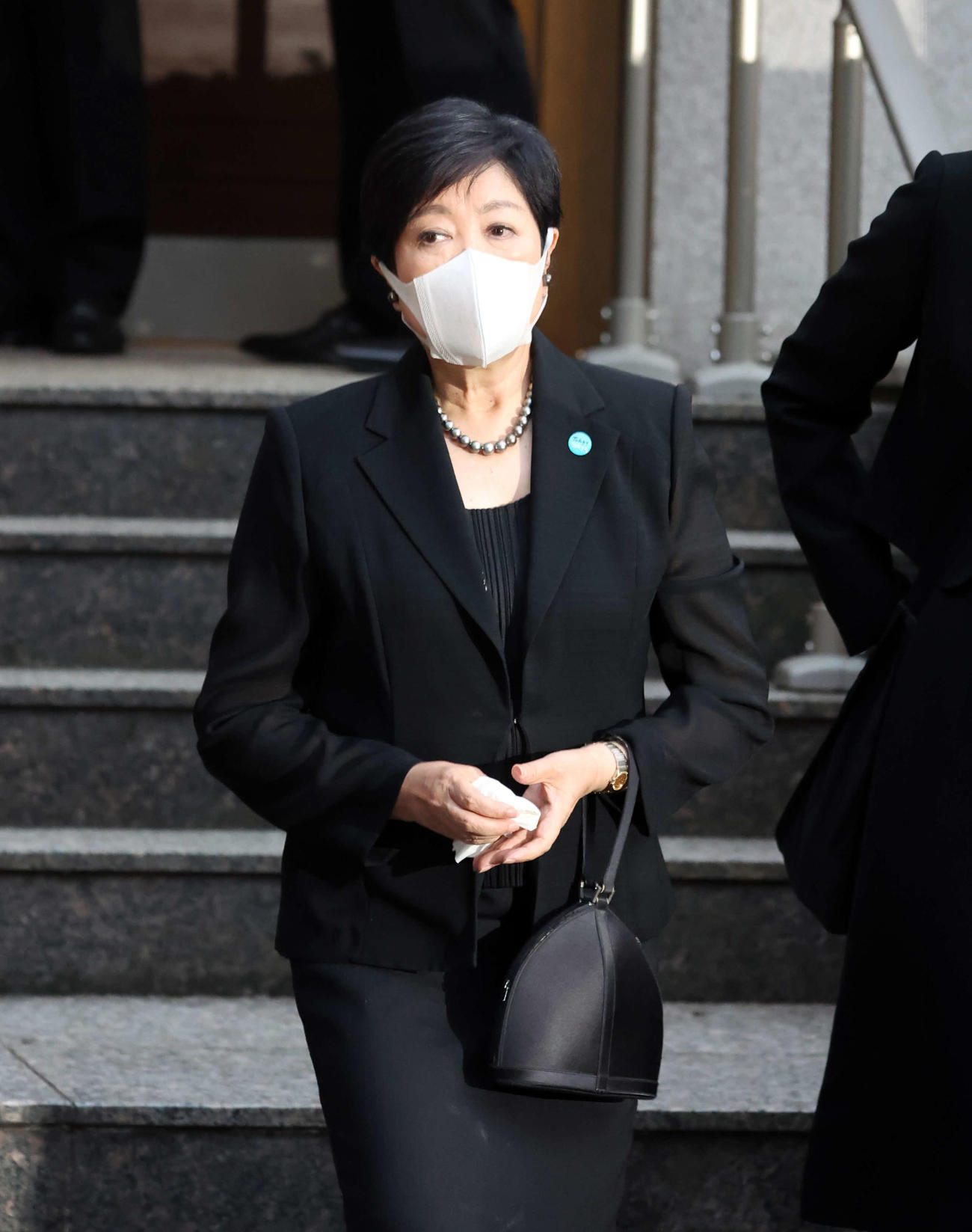 弔問に訪れた小池百合子東京都知事（撮影・浅見桂子）
