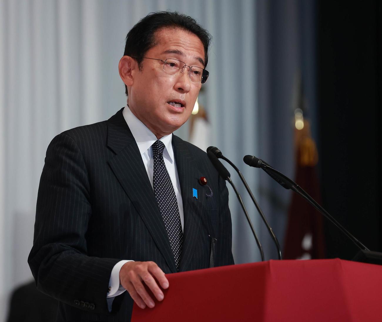 参院選から一夜明けた会見で、記者の質問に答える自民党の岸田文雄総裁（代表撮影）