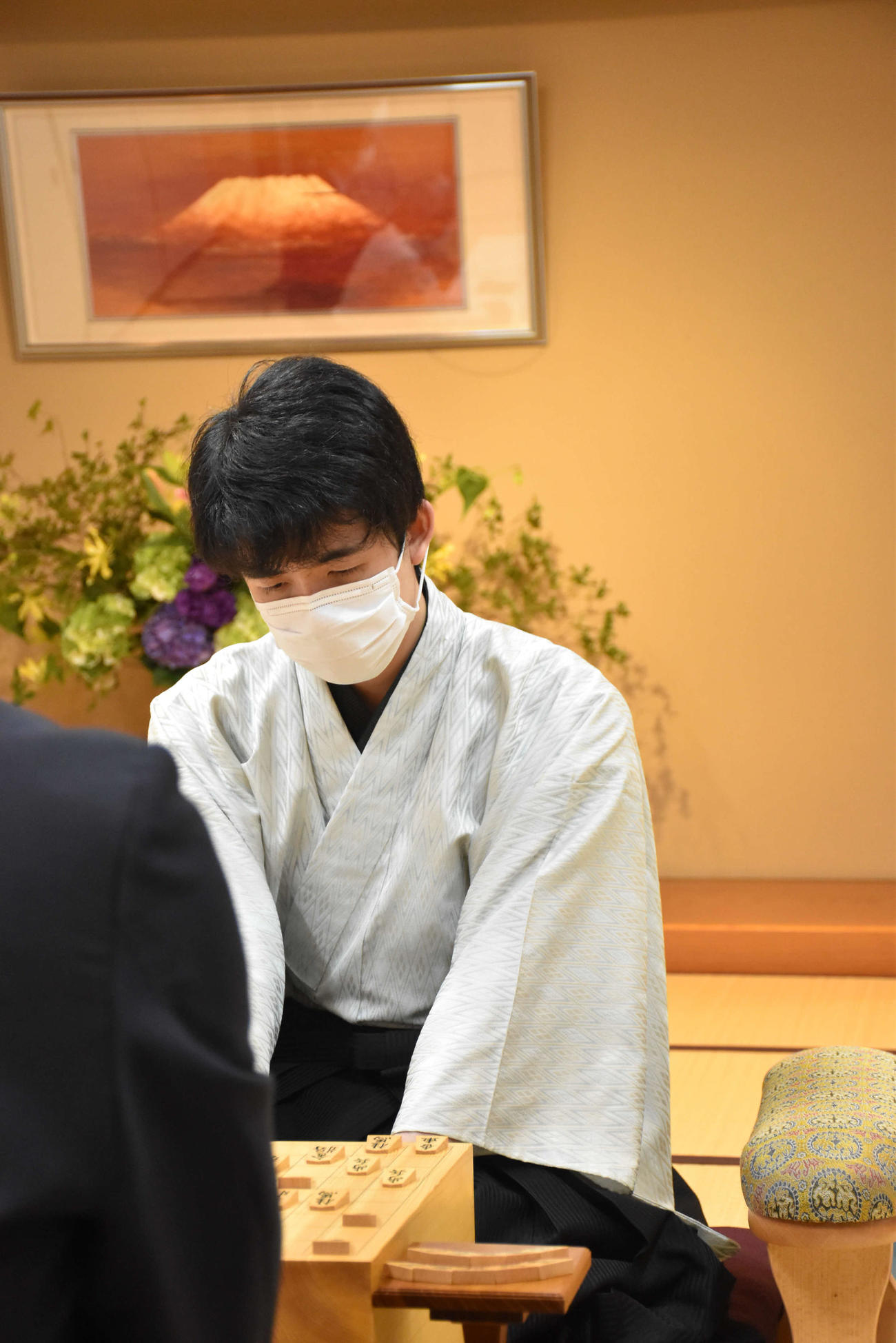 永瀬拓矢王座の挑戦を退けて3連覇を果たした藤井聡太棋聖（日本将棋連盟提供）