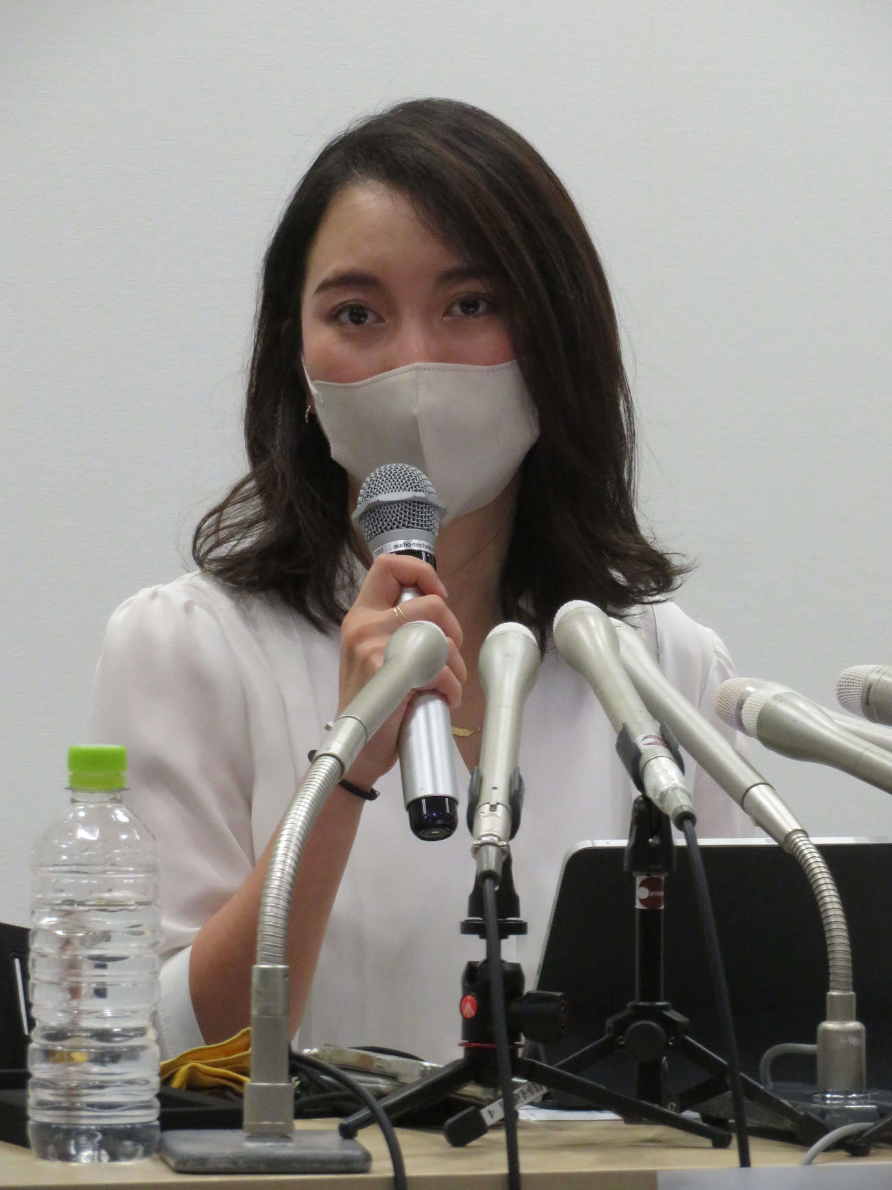 会見で質問に答える伊藤詩織さん（撮影・村上幸将）