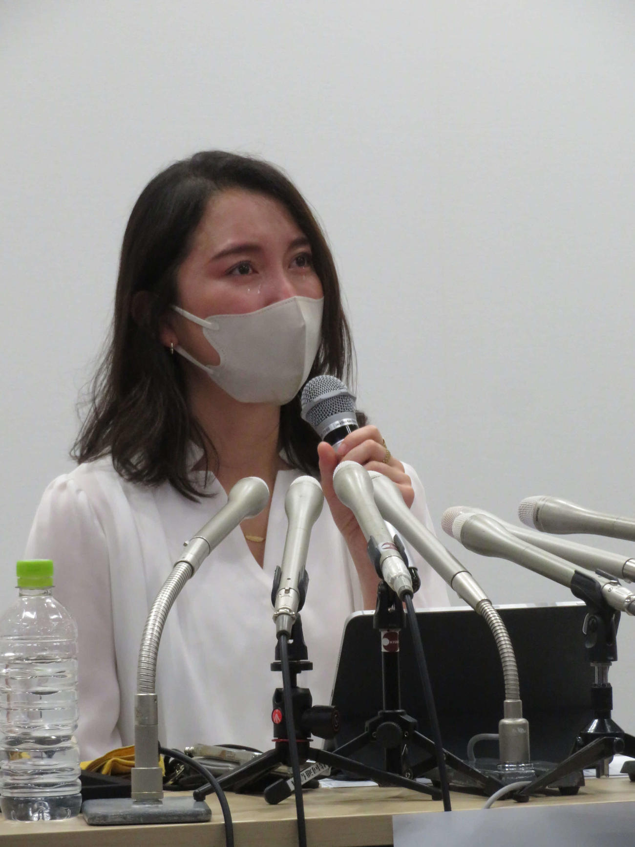 会見で時に涙声になりながら語る伊藤詩織さん（撮影・村上幸将）