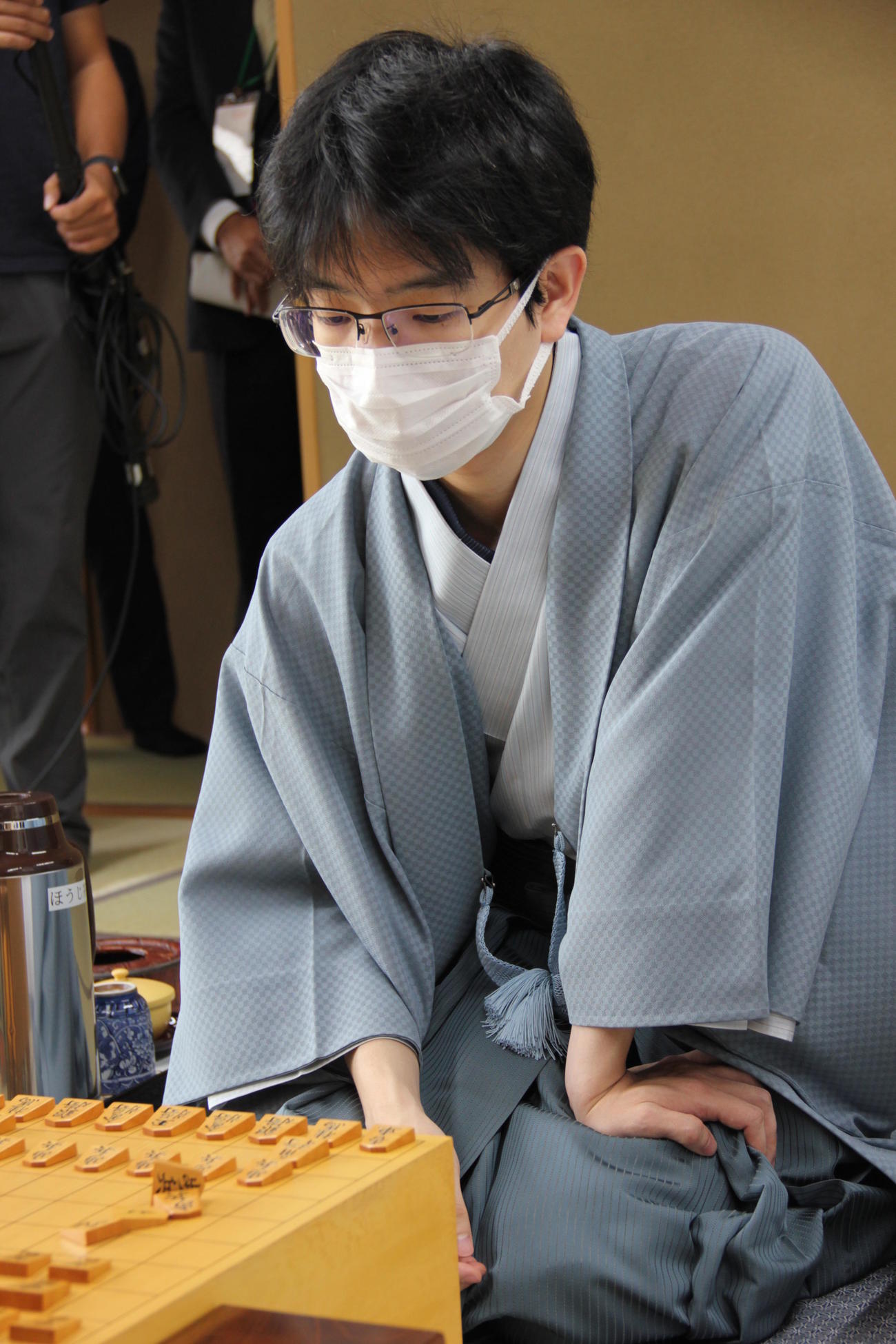 王位戦7番勝負第3局2日目に臨んだ豊島将之九段（日本将棋連盟提供）