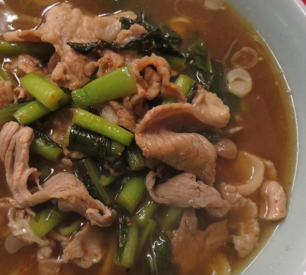 やよい麺。豚肉と野沢菜を炒めた具をのせたレシピはそのまま再現された（撮影・寺沢卓）