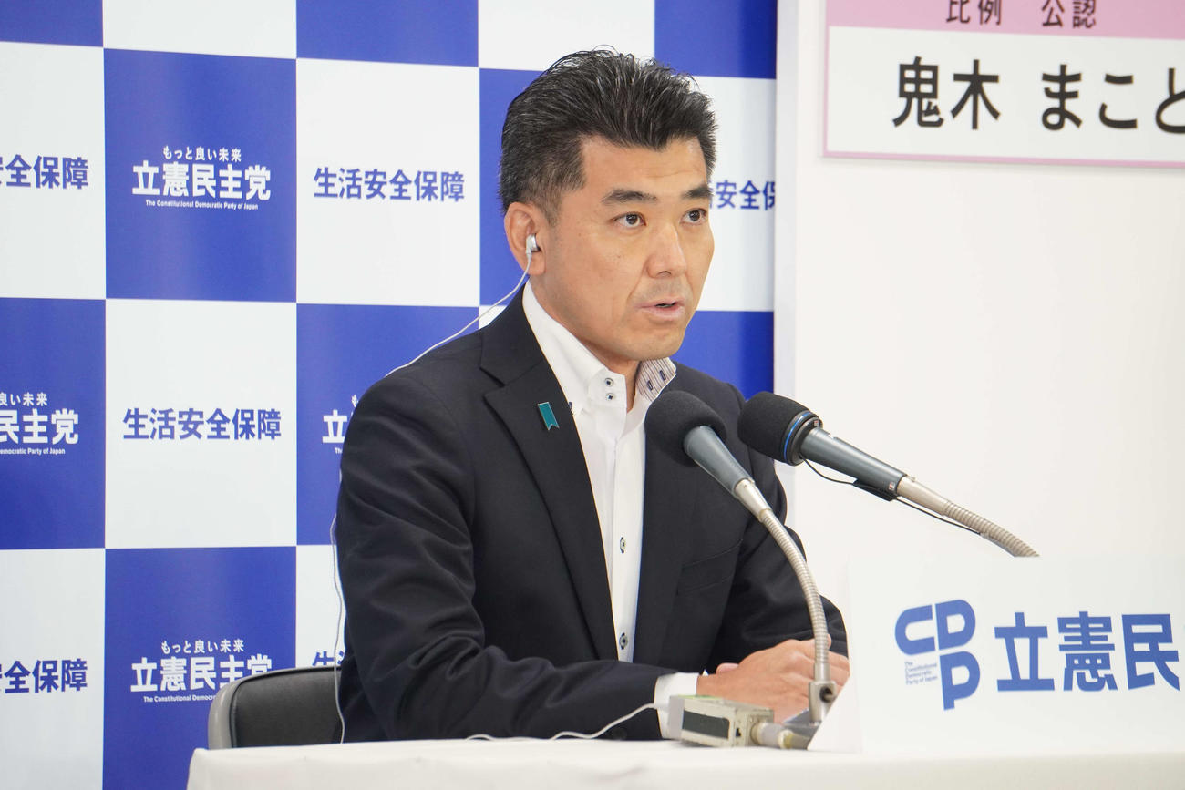 立憲民主党の泉健太代表（2022年7月10日撮影）