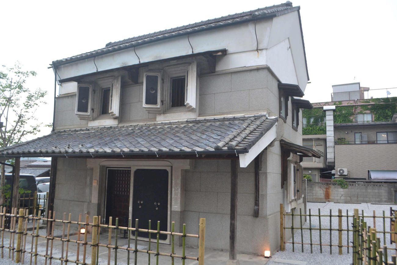 「MARUJU棟」では蔵の中に宿泊できる
