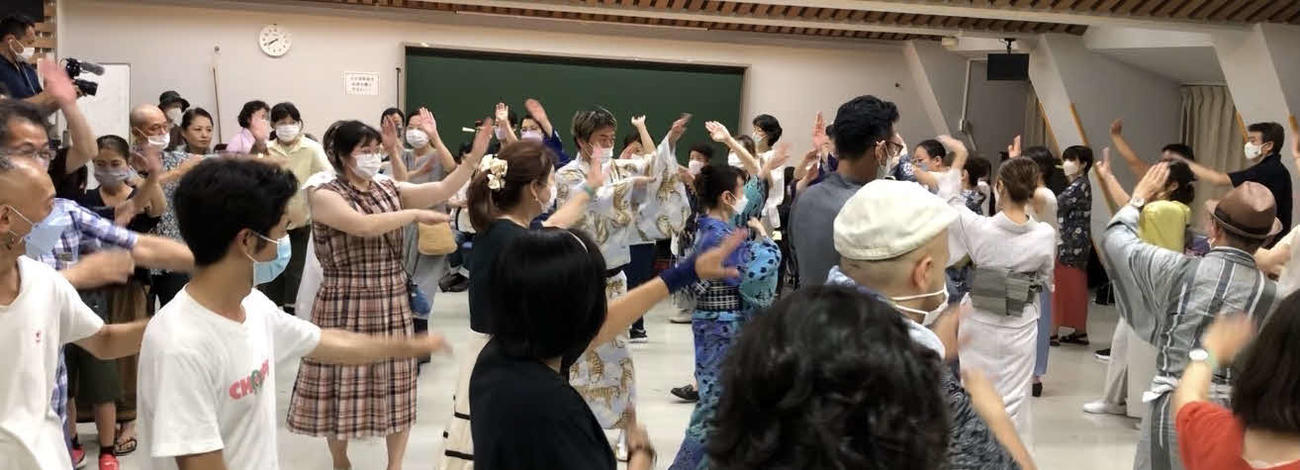 中野駅前大盆踊りも3年ぶりの屋外開催となり、踊りの練習にも熱が入った