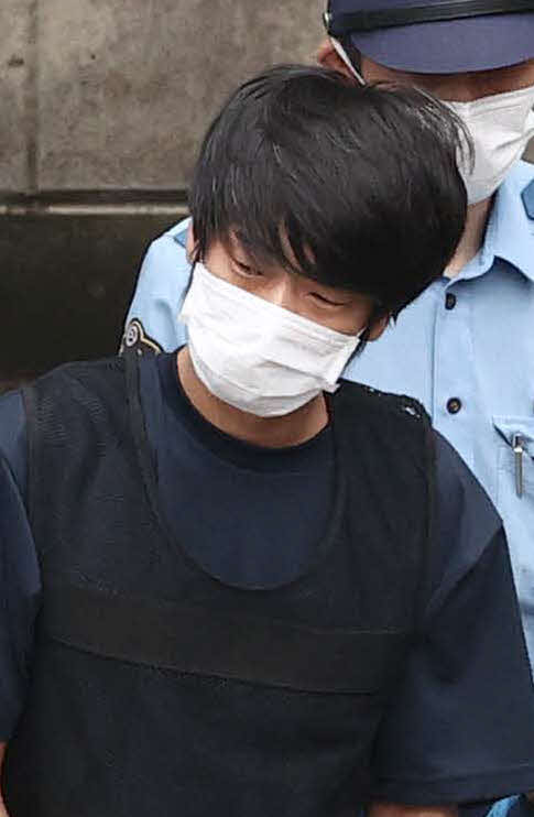 7月10日、奈良西警察署から送検される山上徹也容疑者