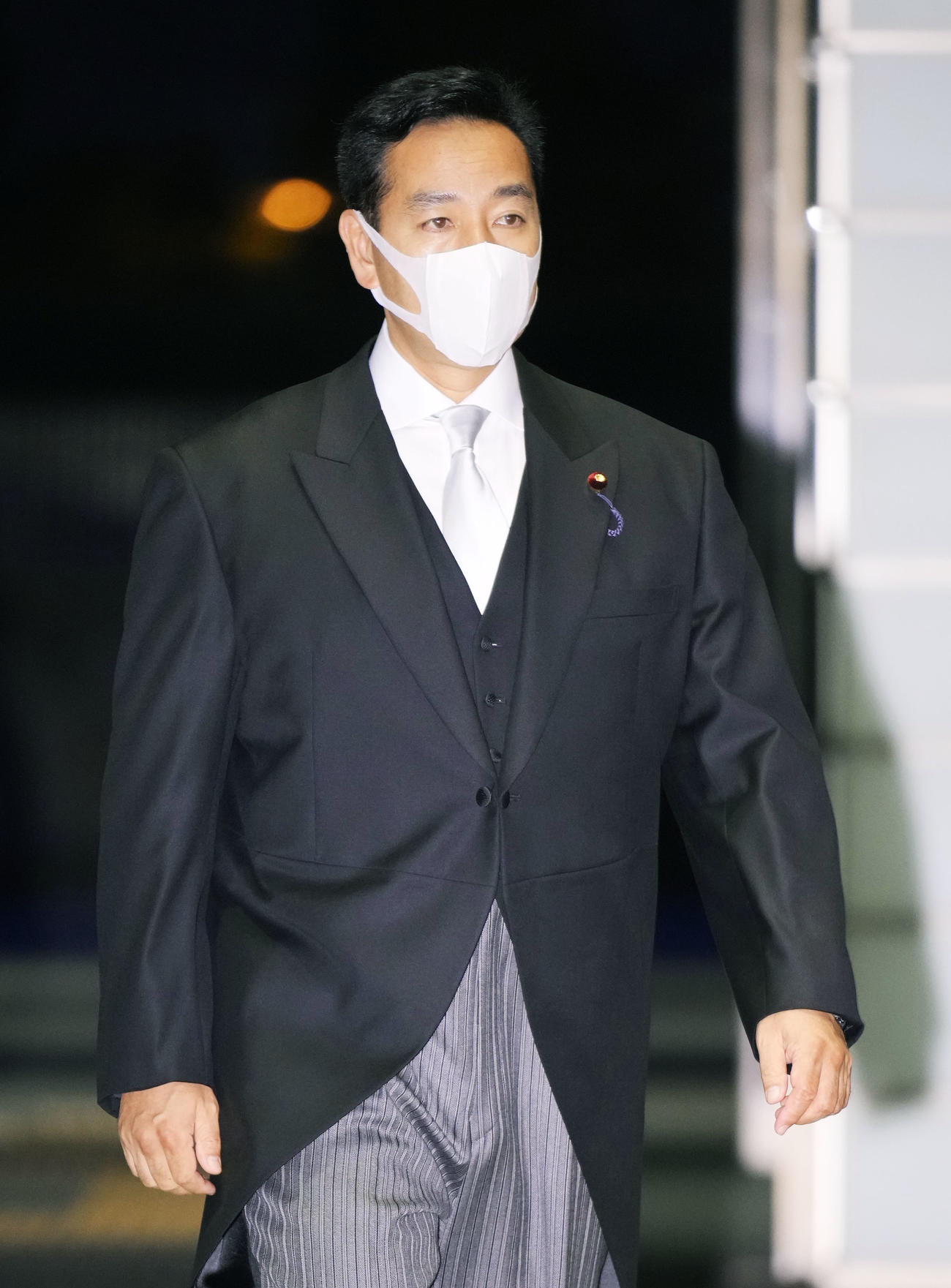 首相官邸に入る山際大志郎経済再生相（共同）