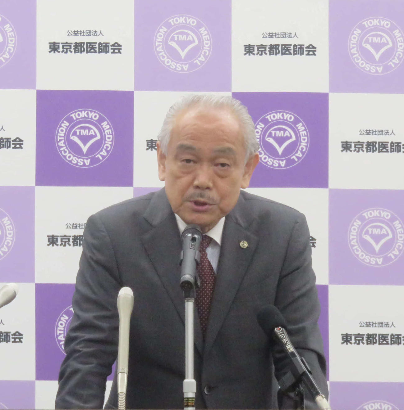 Uターンラッシュ後の感染拡大に警戒感を示した東京都医師会の尾崎治夫会長（撮影・大上悟）