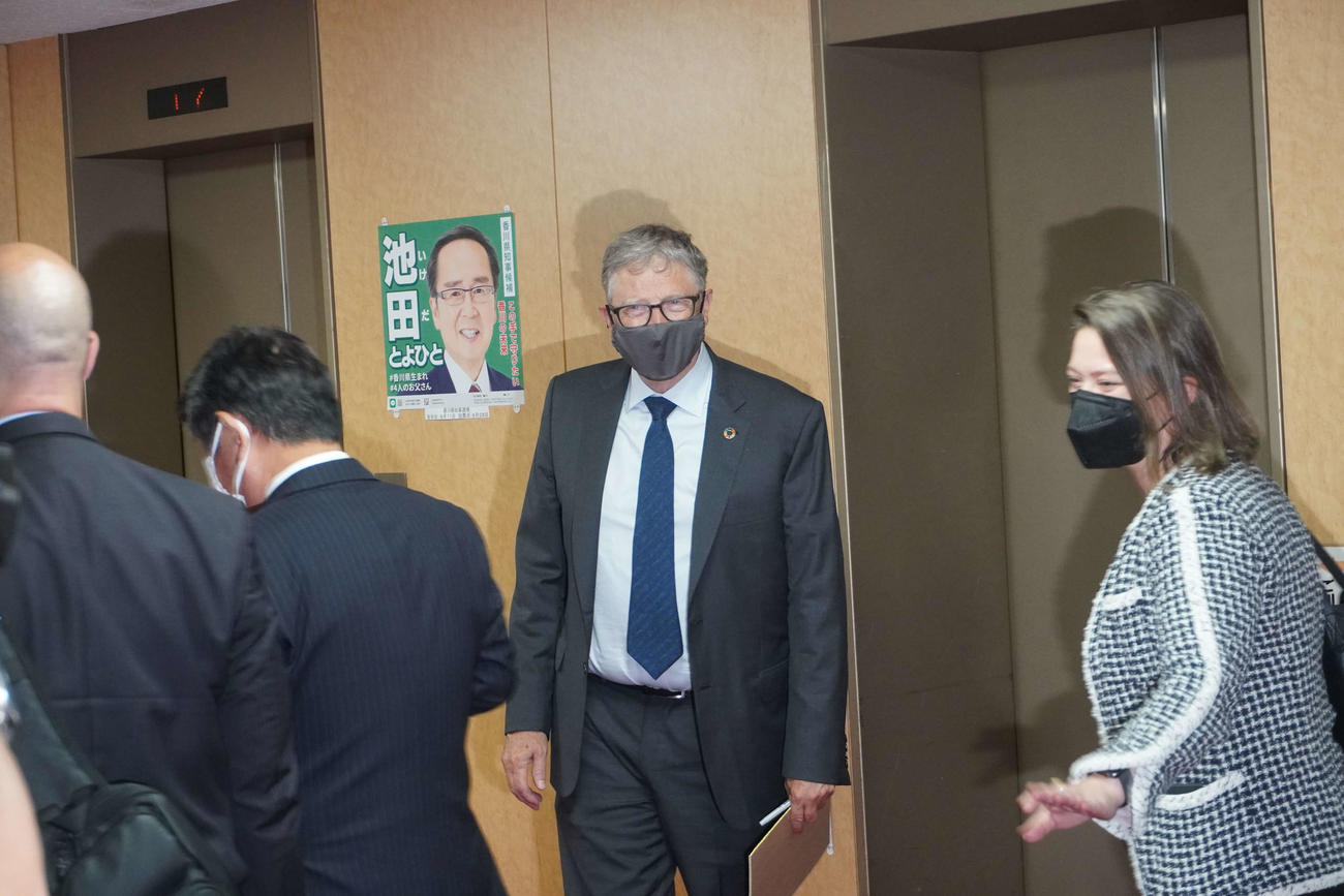 自民党本部を訪れたビル・ゲイツ氏（撮影・沢田直人）