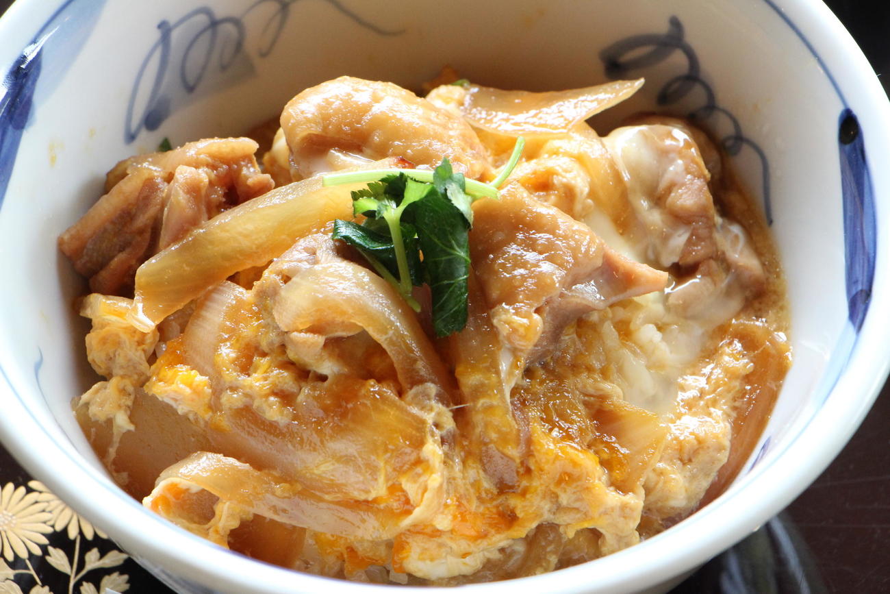 豊島将之九段が昼食に注文した「親子丼」（日本将棋連盟提供）