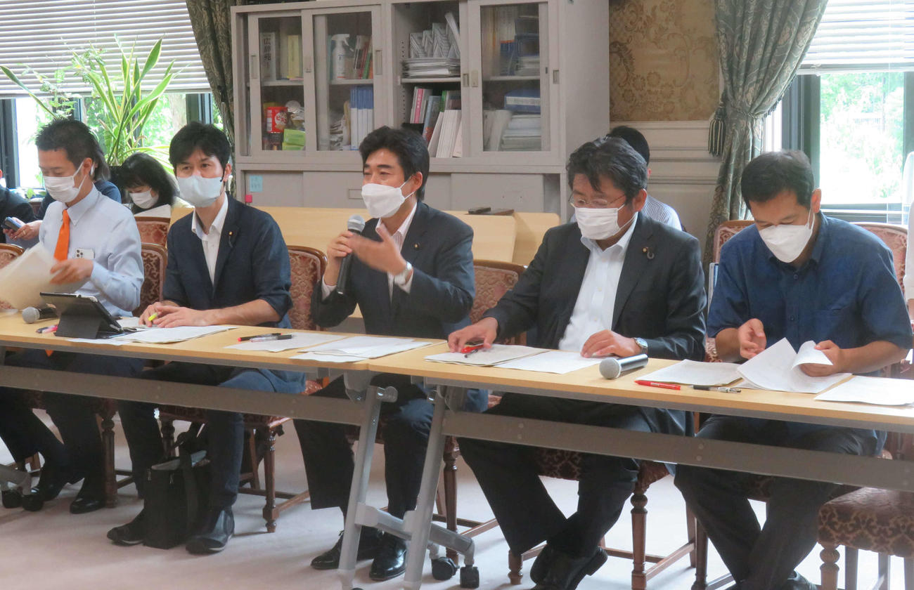 立憲民主党、共産党など野党が合同で故安倍晋三元首相の国葬を巡って政府にヒアリングを行った（撮影・大上悟）