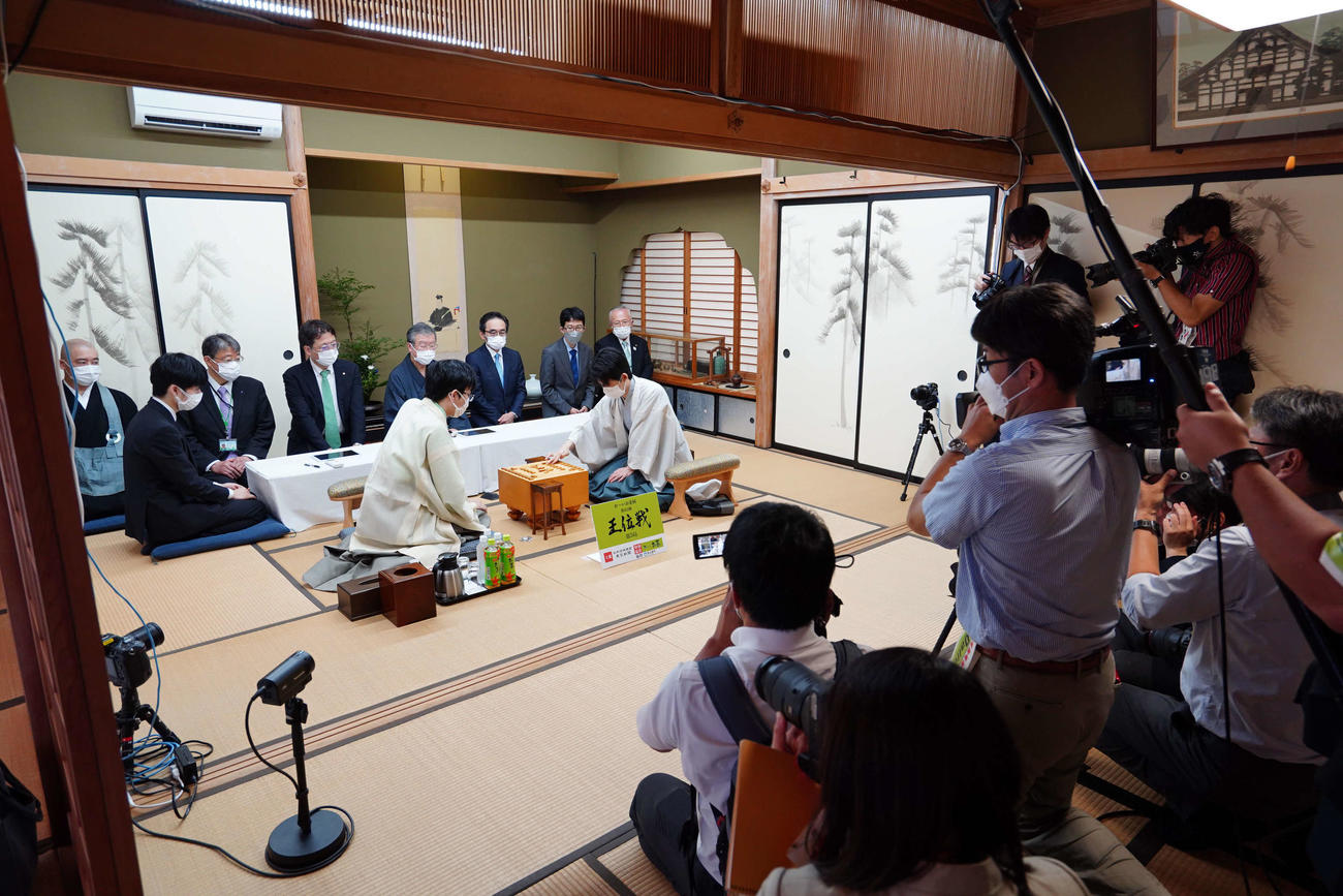 静岡県牧之原市で初めてのタイトル戦開催となった王位戦7番勝負第5局（日本将棋連盟提供）