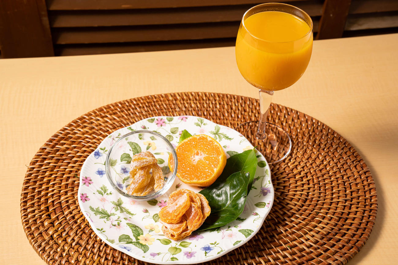 豊島将之九段の2日目午後のおやつは「＃美味しさが濃いね！テロワールみかん（オレンジジュース付き、日本将棋連盟提供）