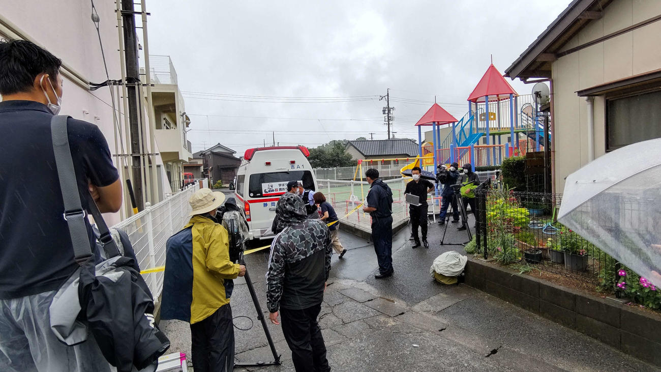 川崎幼稚園の保護者会では体調不良者が複数出て救急車が出動する事態となった