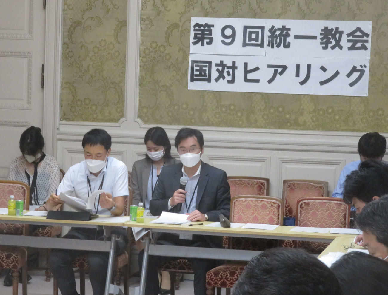 野党合同ヒアリングで全国霊感商法対策弁護士連絡会の弁護士が出席し、旧統一教会に対する解散命令請求について説明した（撮影・大上悟）