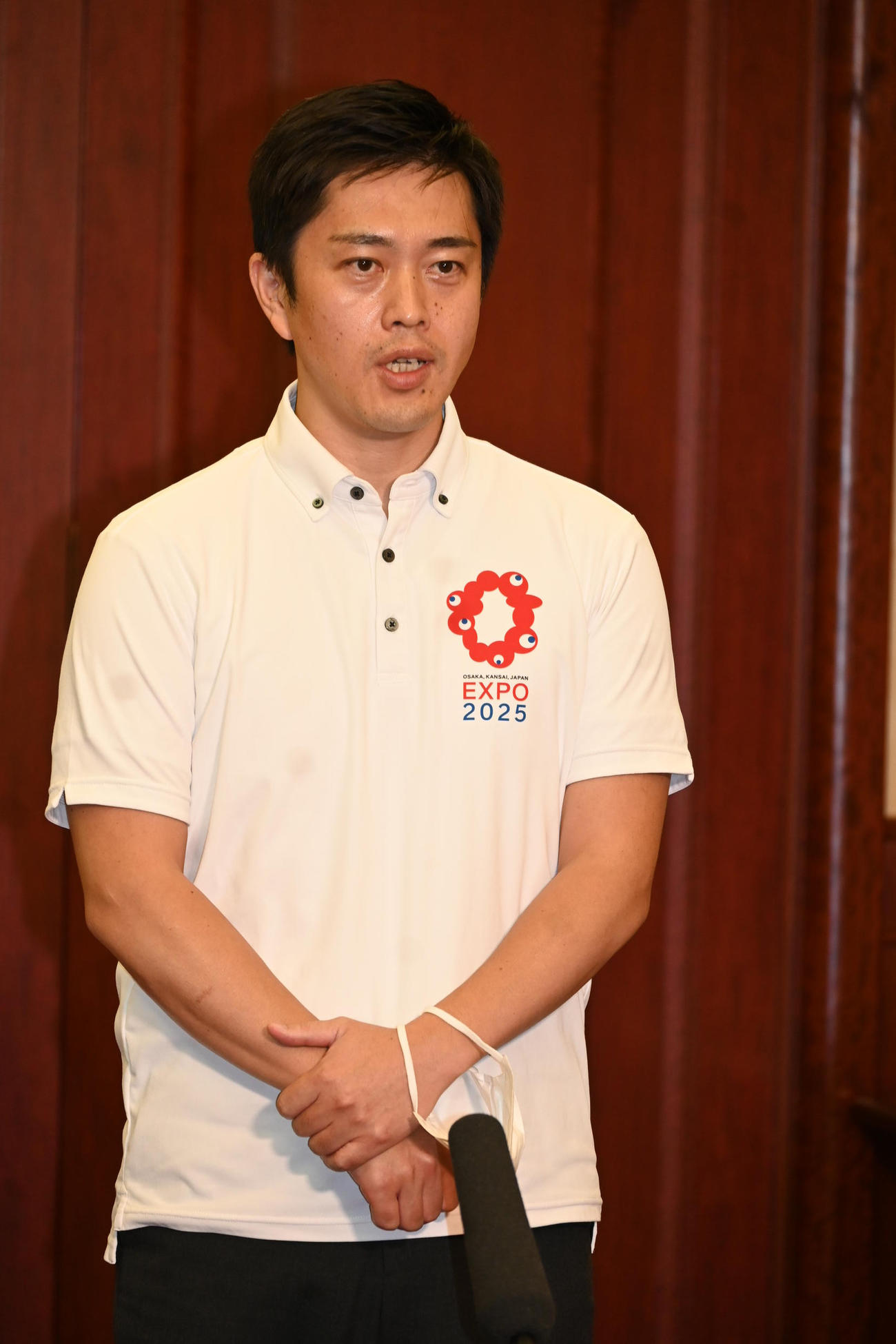 取材に応じる大阪府の吉村洋文知事（撮影・松浦隆司）