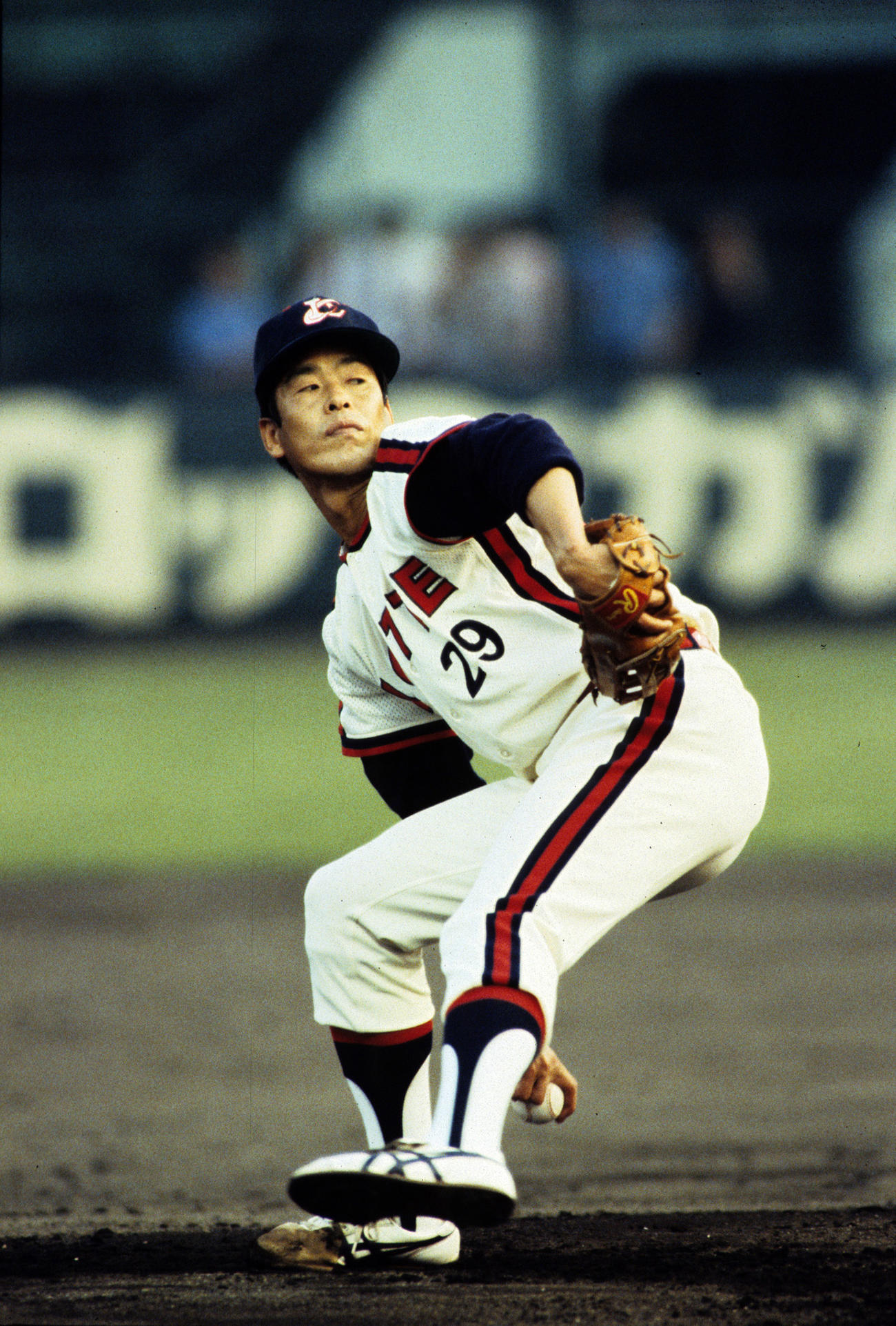 マサカリ投法するロッテ村田兆治（85年撮影）