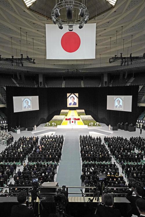 日本武道館で行われた安倍元首相の国葬(共同)
