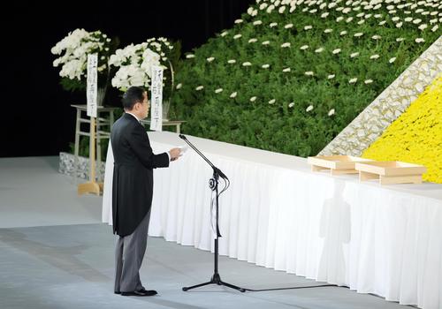 安倍元首相の国葬で追悼の辞を述べる岸田首相（共同）