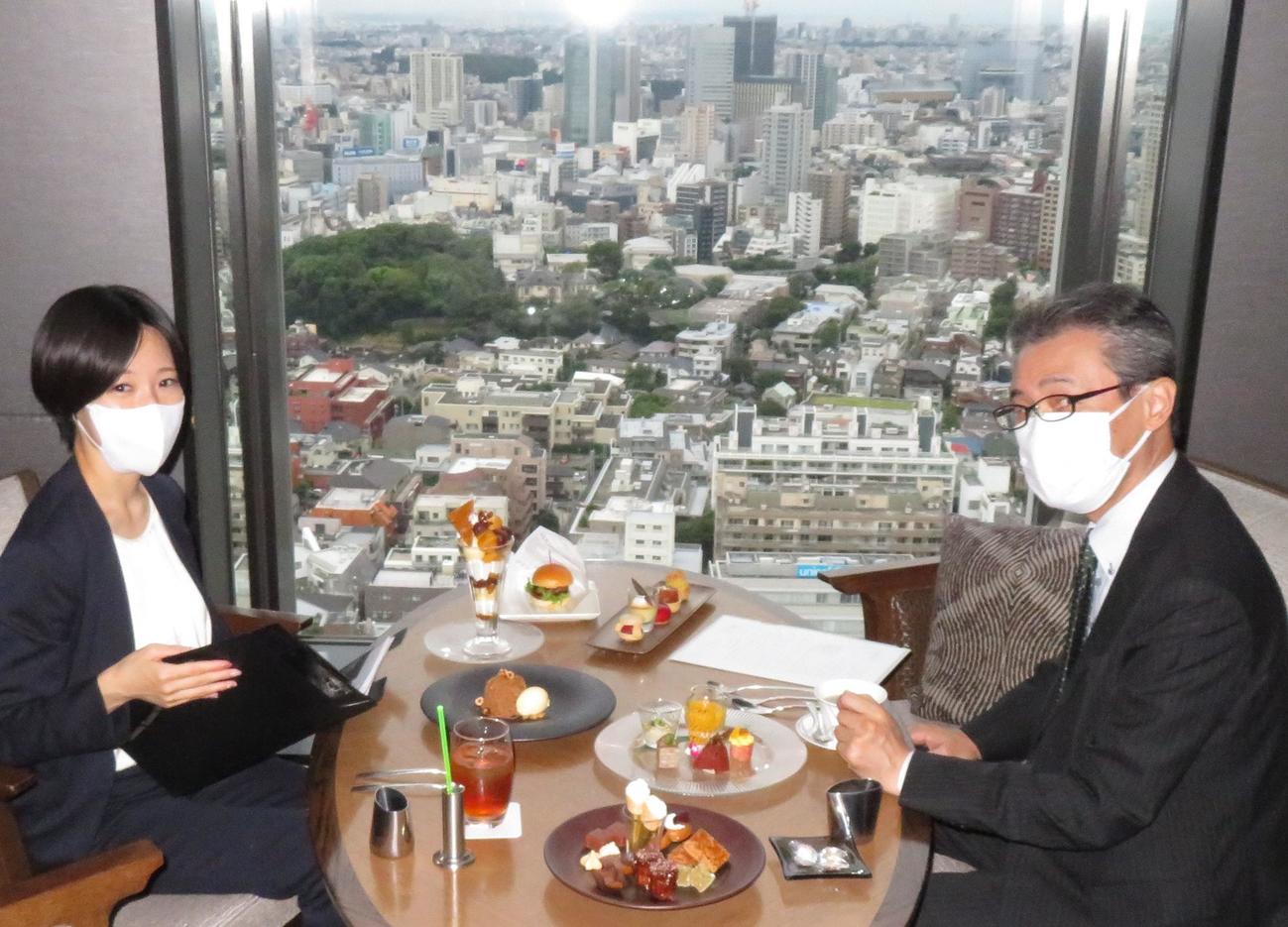 スイーツを食べながらの商談ならこんな感じ？　「あり」かも