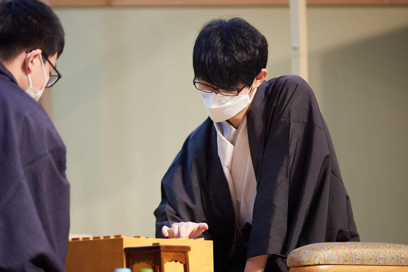 JT杯準決勝で永瀬拓矢王座を下して決勝進出を果たした斎藤慎太郎八段（将棋日本シリーズ総合事務局提供）