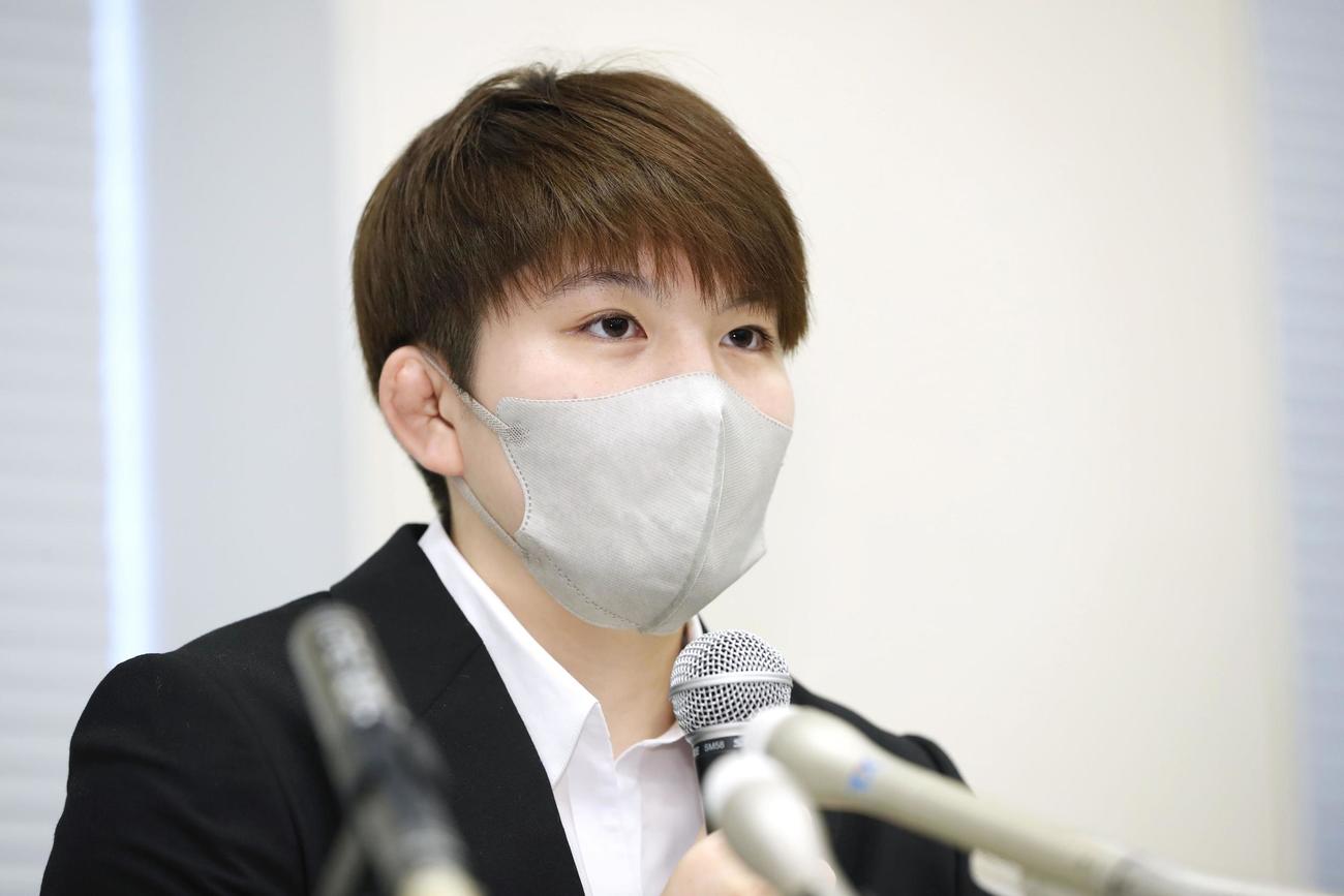 加害者である隊員4人からの謝罪を受けた後、記者会見する元陸上自衛官五ノ井里奈さん（共同）