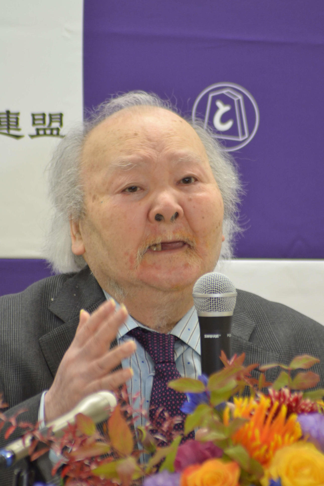 文化功労者顕彰の記者会見に応じる加藤一二三・九段