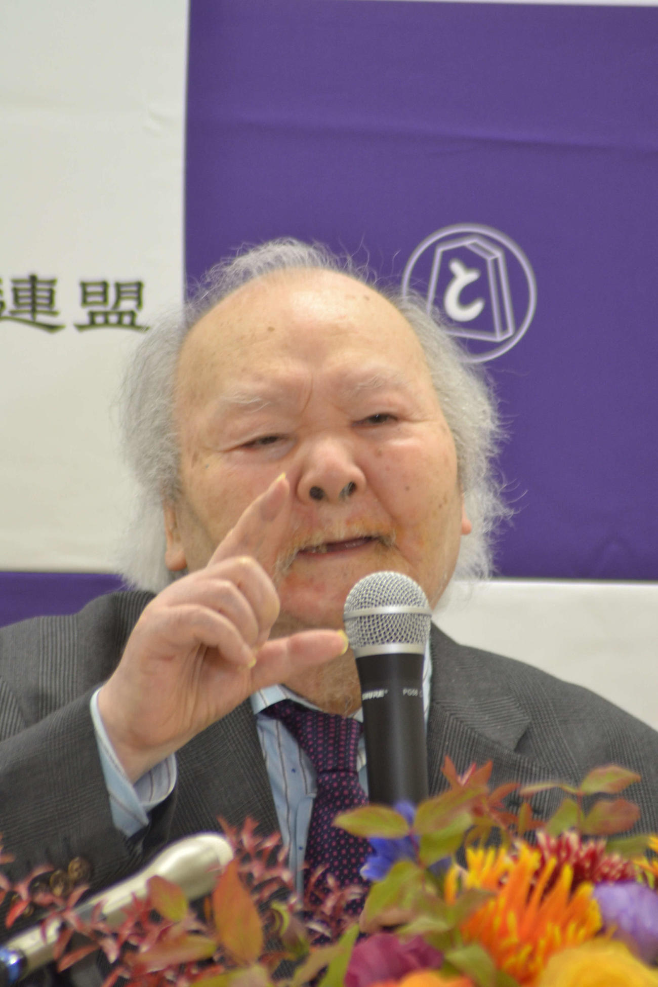 文化功労者顕彰の記者会見に応じる加藤一二三・九段