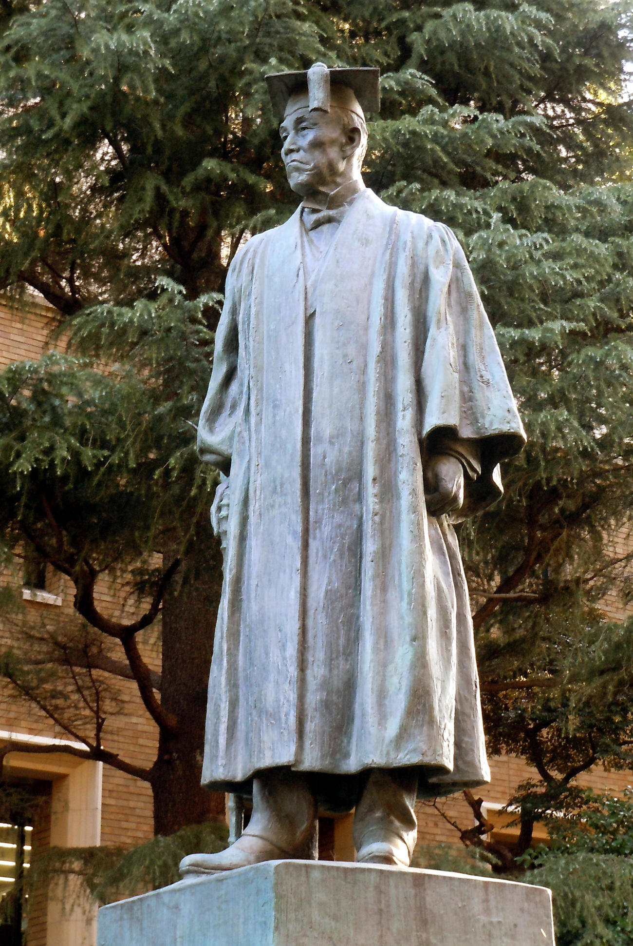早稲田大学の大隈重信像