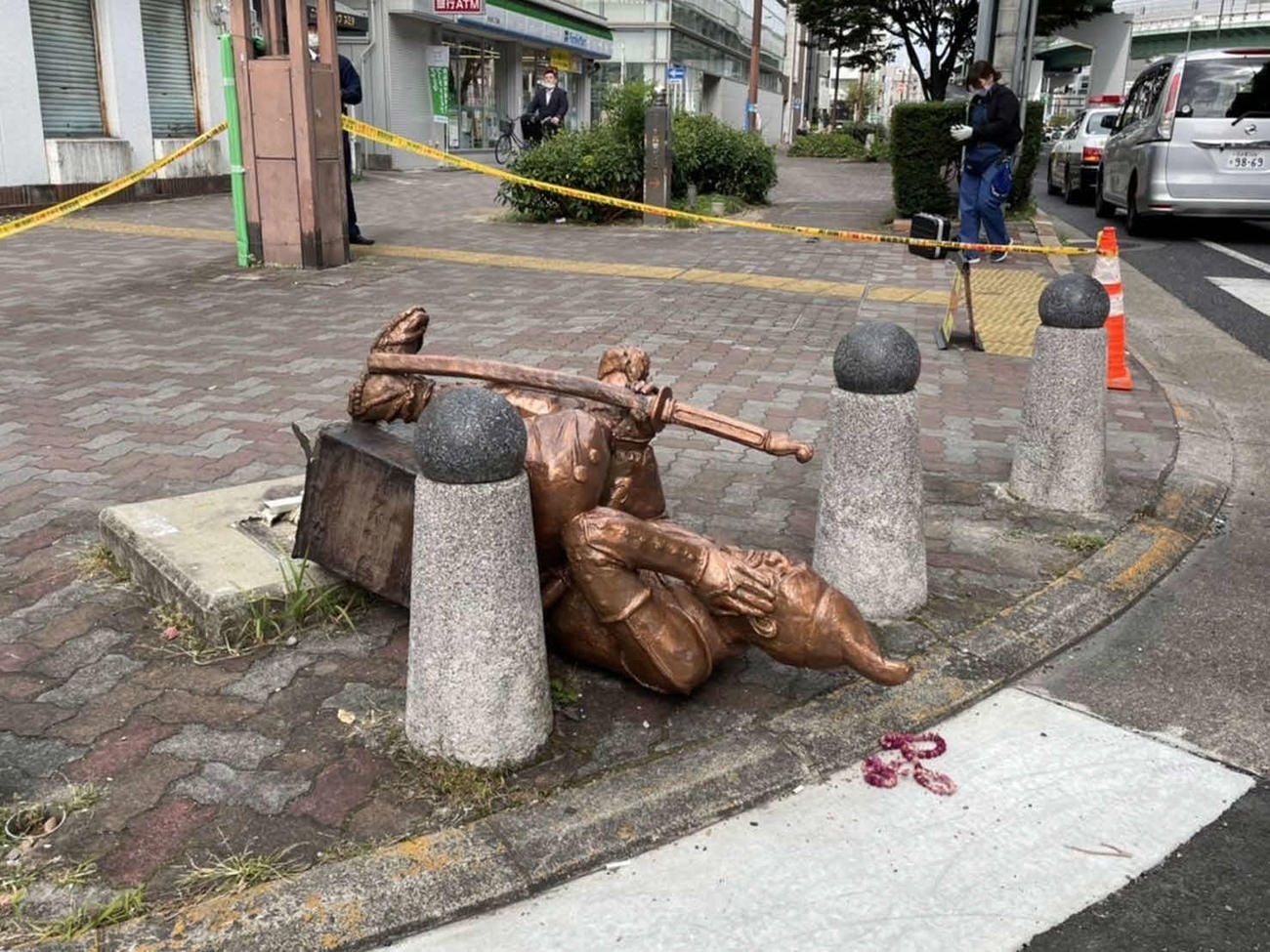 倒された徳川家康像（円頓寺本町商店街振興組合提供）