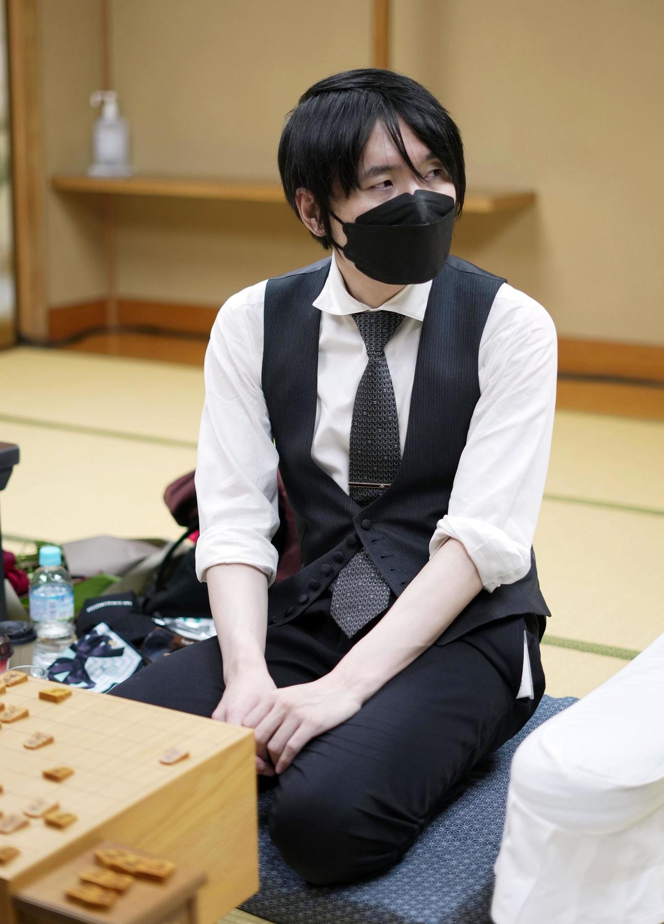 第48期棋王戦コナミグループ杯本戦トーナメント準決勝で、藤井聡太五冠に勝利した佐藤天彦九段（共同）