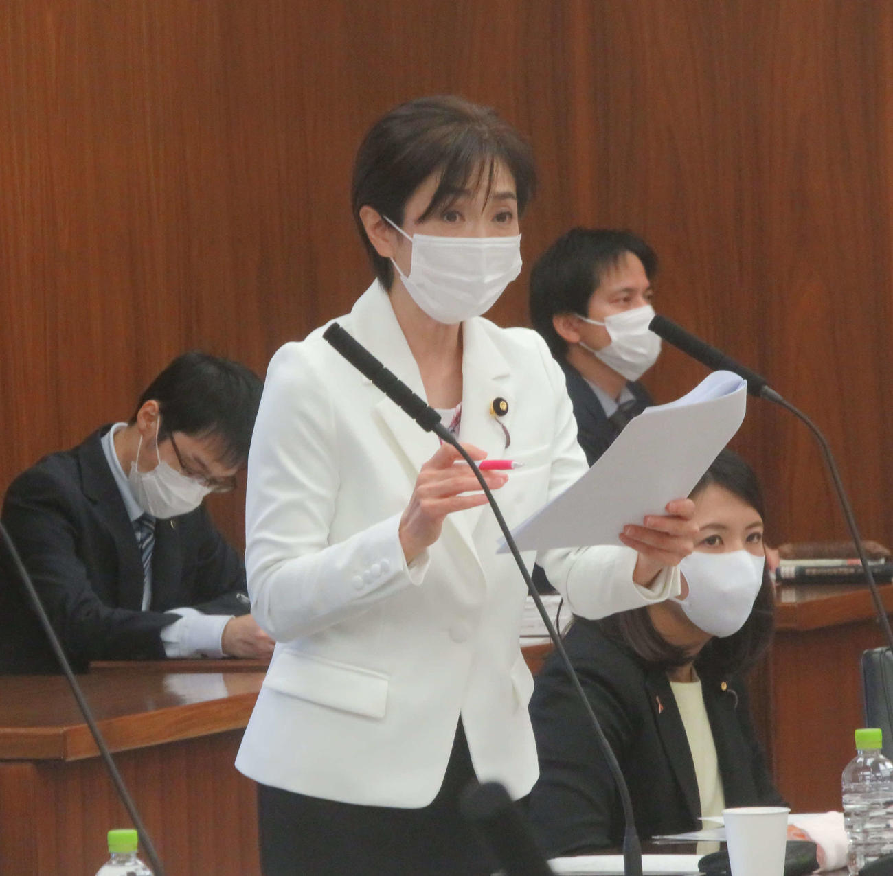 参院厚労委員会で初の質疑を行った生稲晃子参院議員