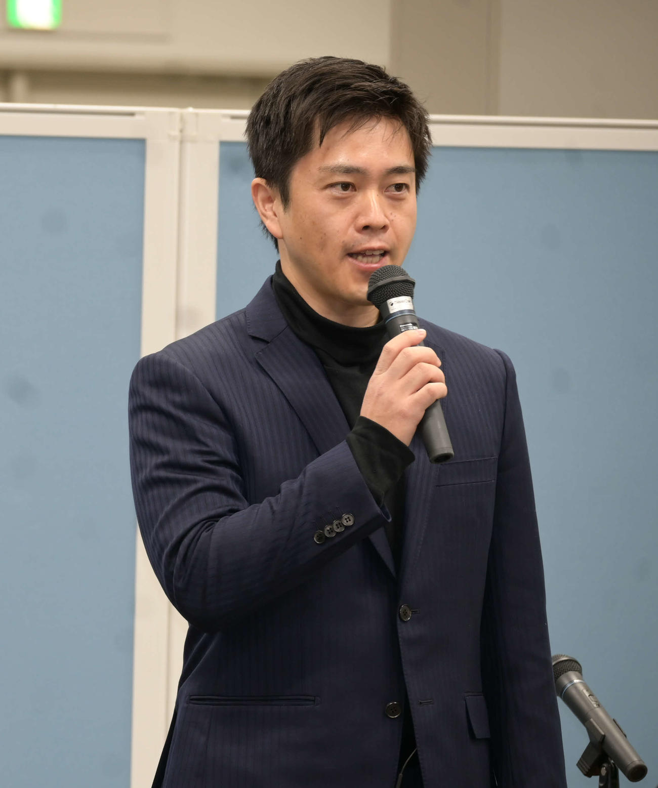 「大阪維新の会」が公認候補を決める「予備選」の開票結果を発表した大阪維新の会代表の吉村洋文大阪府知事（撮影・松浦隆司）
