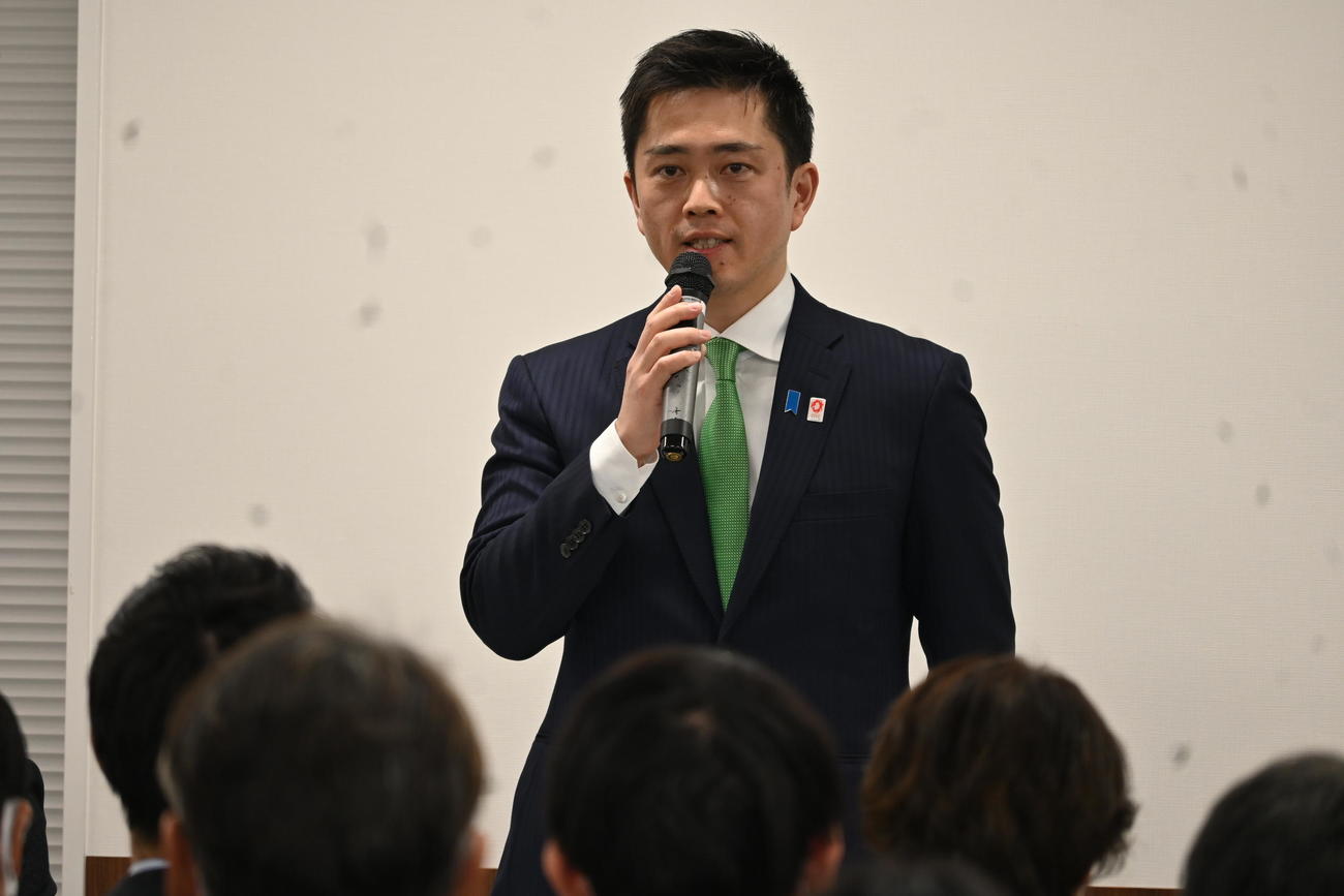 大阪府知事選への出馬を表明した吉村洋文知事（撮影・松浦隆司）
