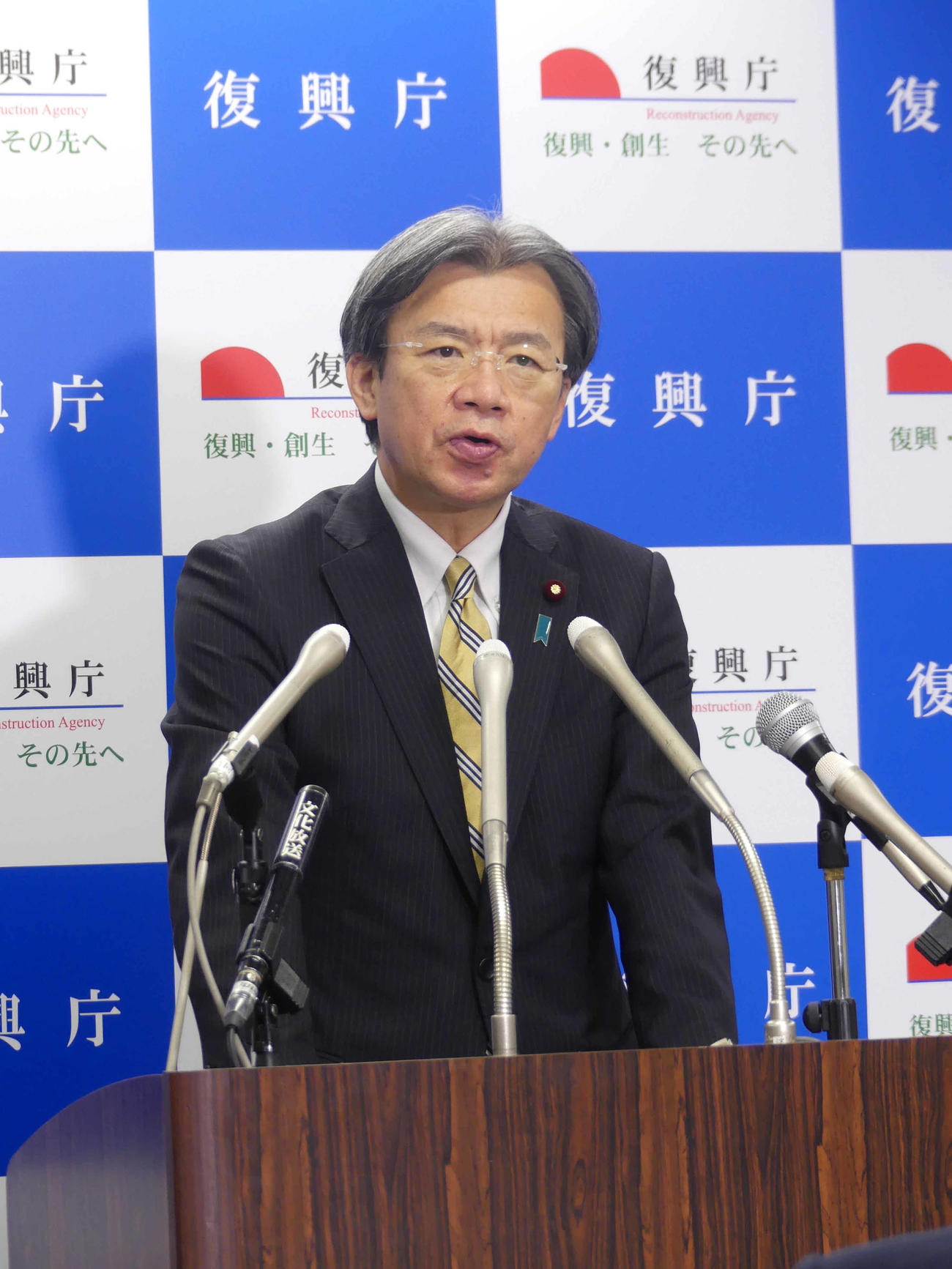 今年最後の閣議後会見に臨む秋葉賢也復興相（撮影・中山知子）