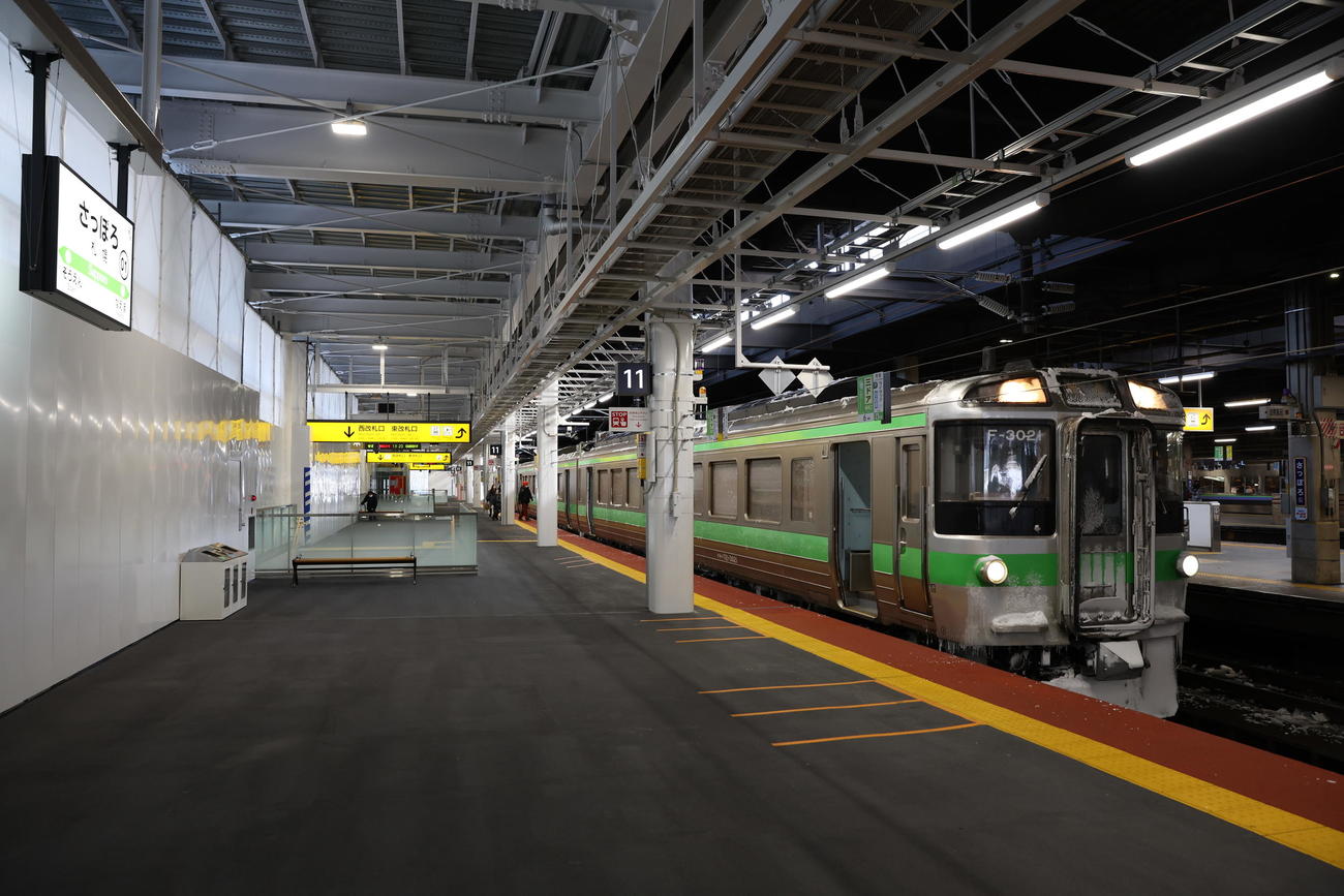 始終点の札幌駅に停車中の列車（撮影・黒川智章）