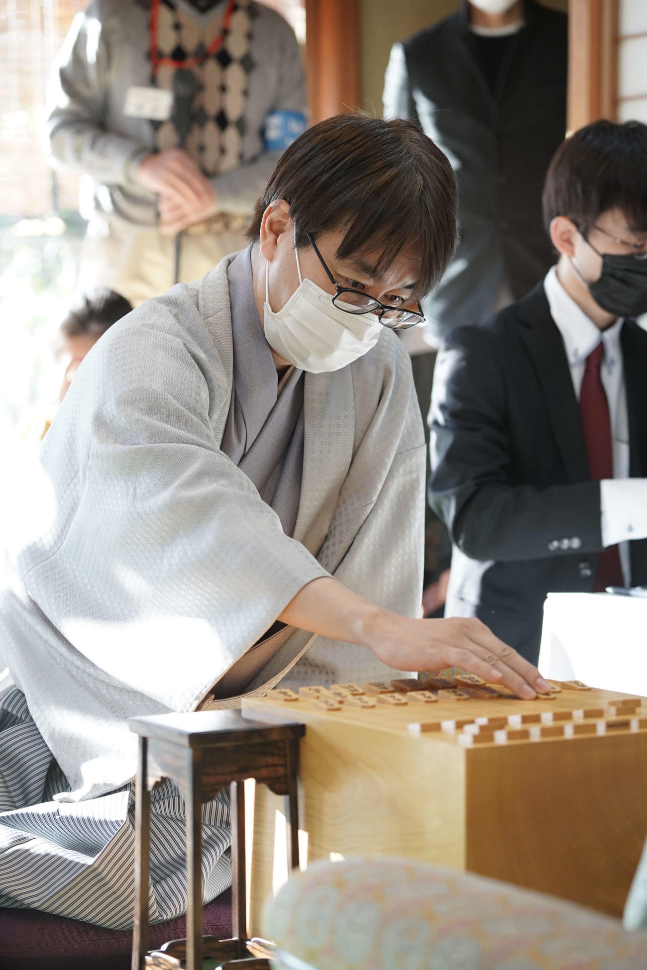 タイトル獲得通算100期を目指して藤井聡太王将に挑戦する羽生善治九段（日本将棋連盟提供）