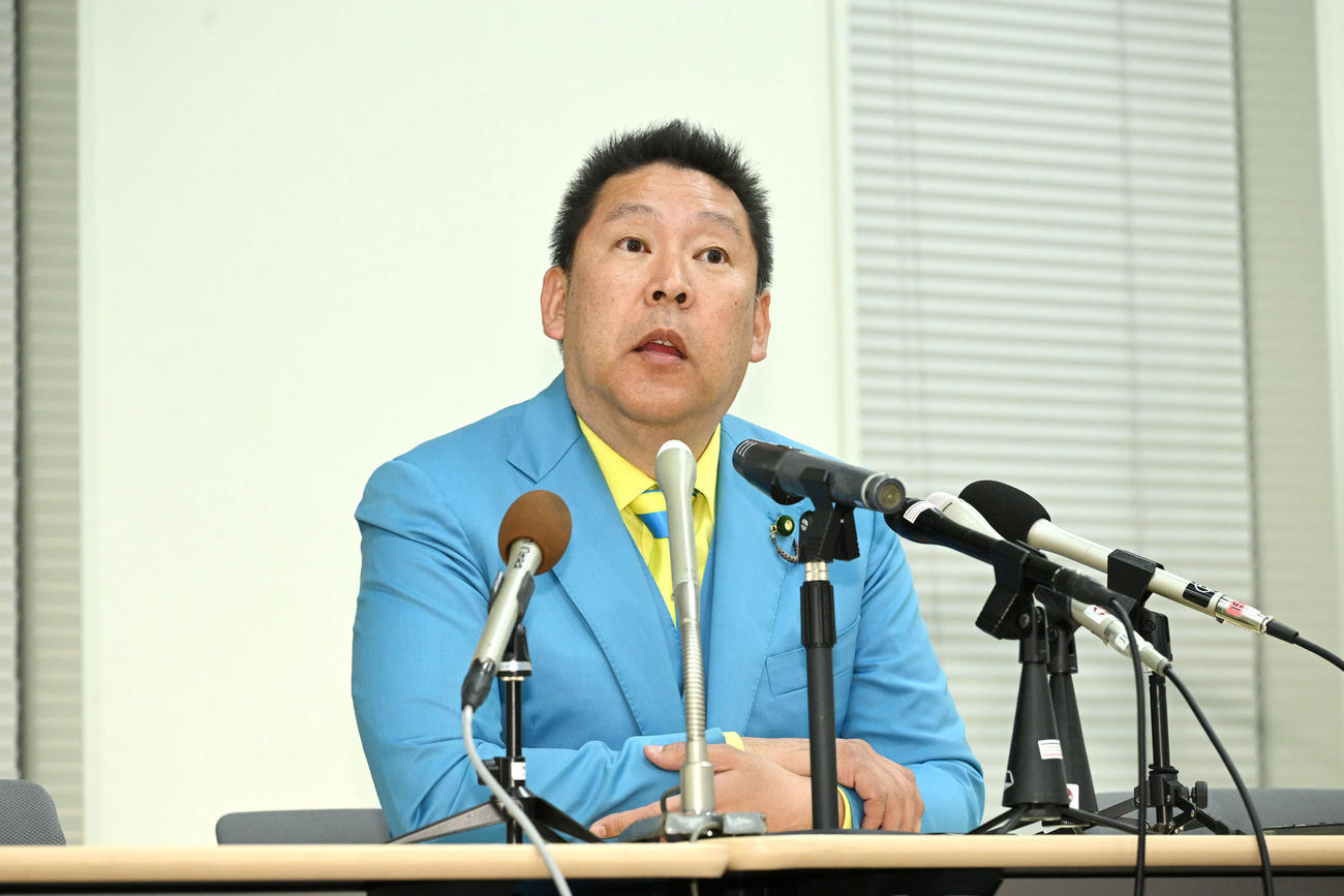 会見するNHK党の立花孝志党首（撮影・滝沢徹郎）