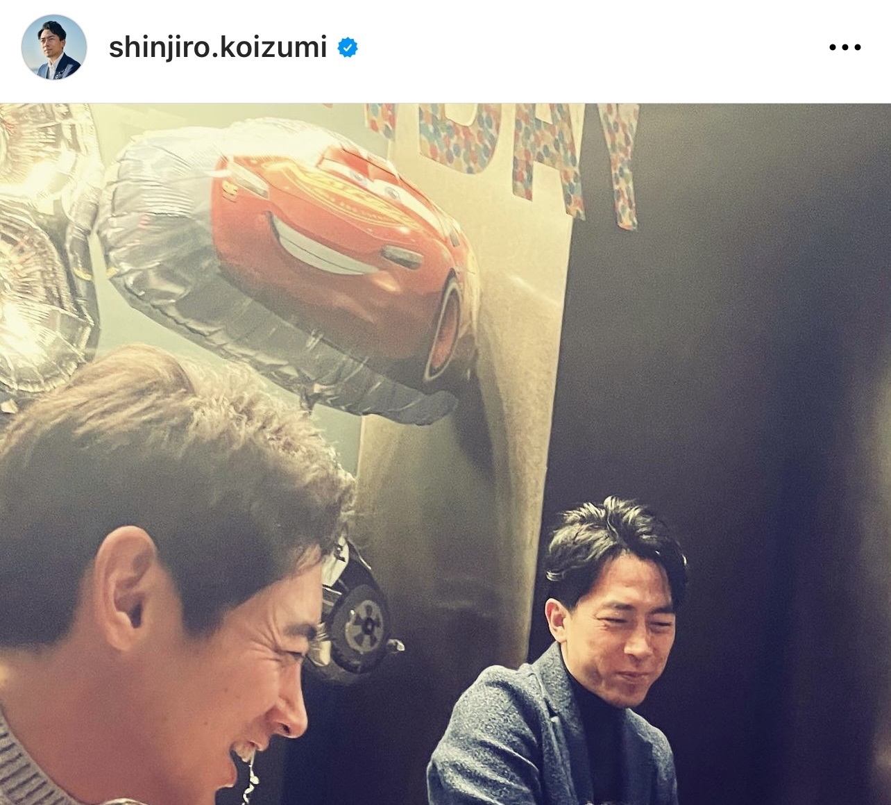 小泉進次郎国対副委員長と、兄で俳優の小泉孝太郎とのツーショット（小泉進次郎氏のインスタグラムより）