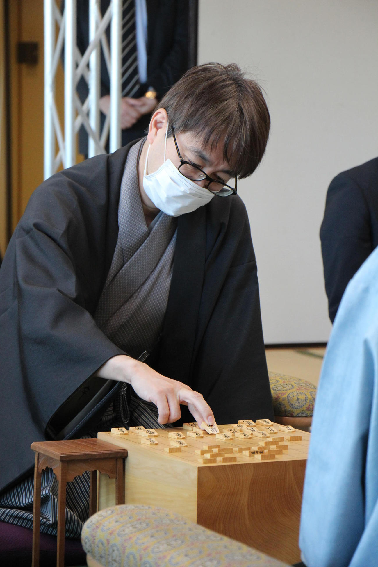 第72期ALSOK杯王将戦7番勝負第3局2日目に臨む羽生善治九段（日本将棋連盟提供）