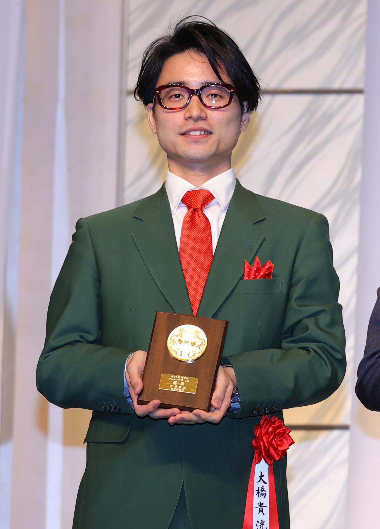 第35期竜王就位式で表彰された4組優勝の大橋六段（撮影・野上伸悟）