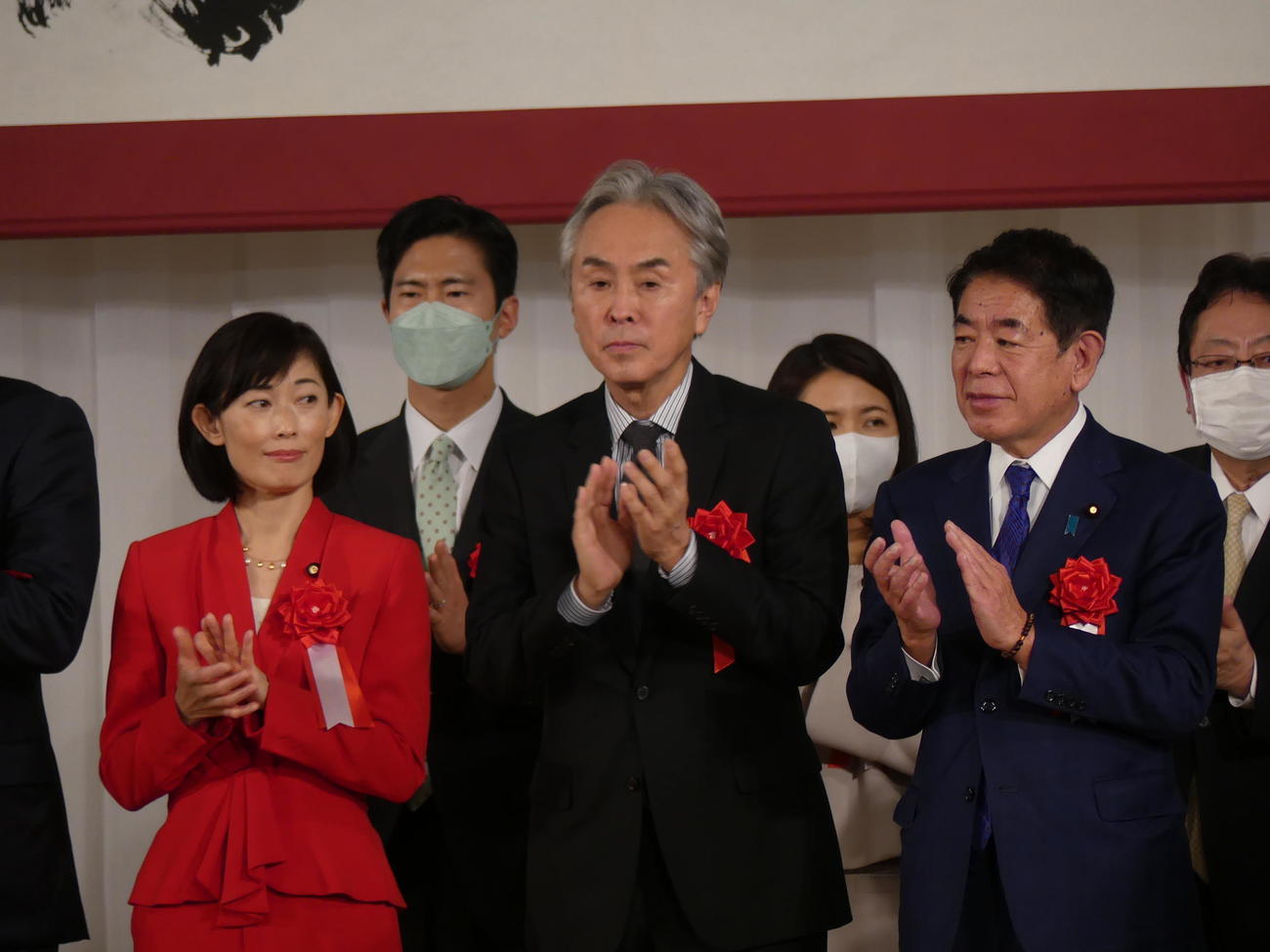 統一違法線に向けた自民党都連のパーティーに出席した石原伸晃前衆院議員（中央）（撮影。中山知子）