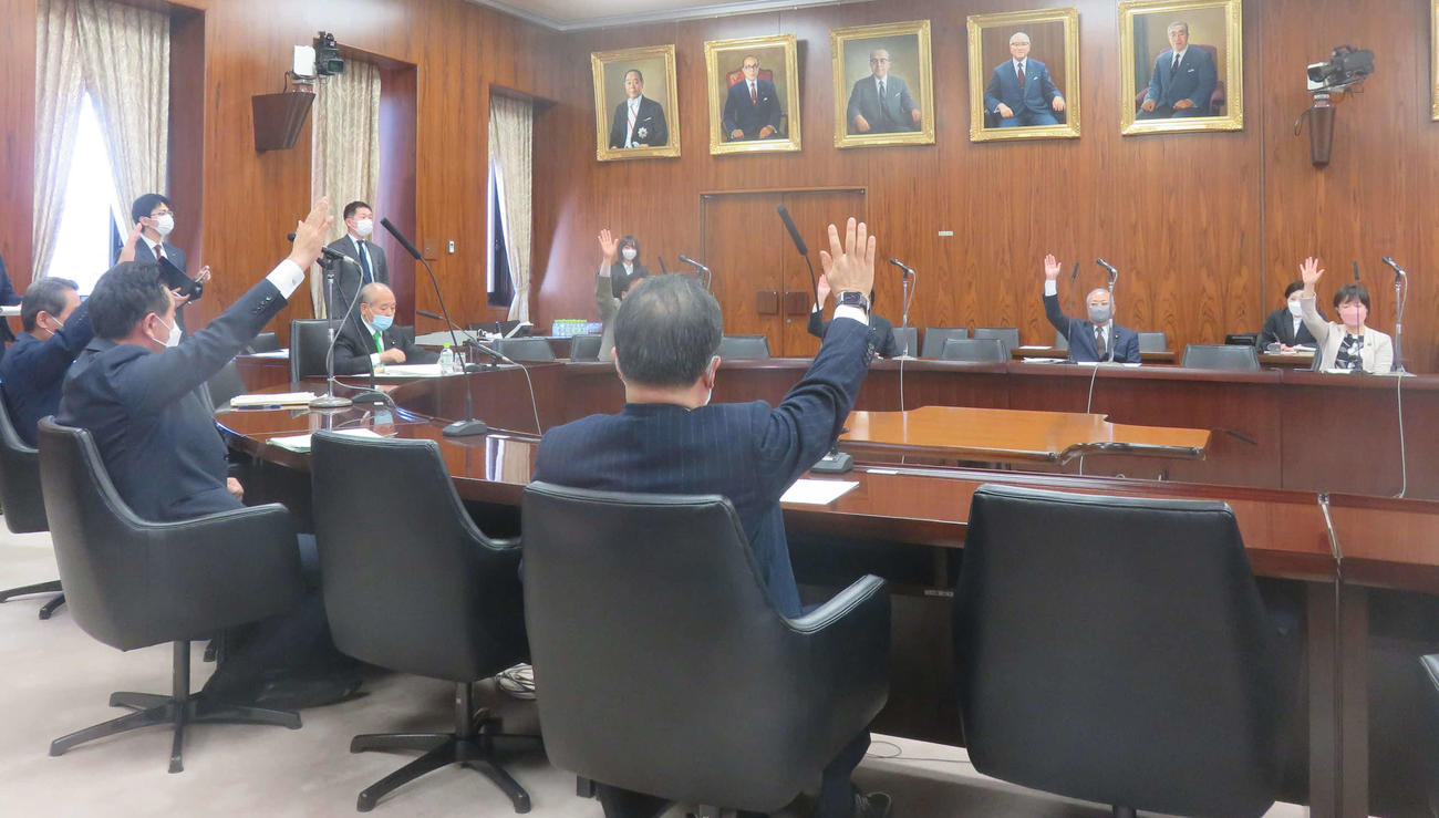 懲罰委員会でガーシー参院議員に対して「議場での陳謝」の処分が全会一致で採択された（撮影・大上悟）