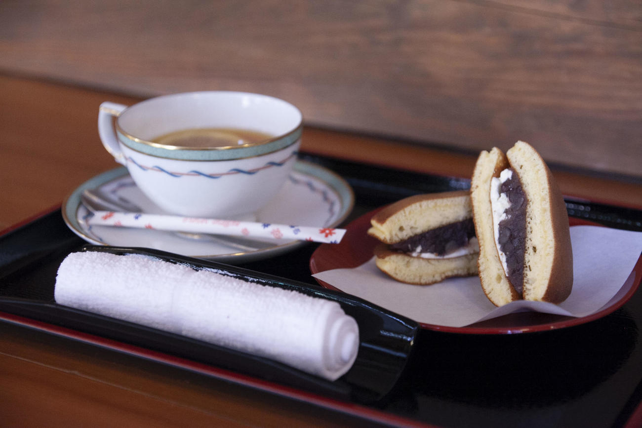 羽生善治九段が午後のおやつに注文した「あんバターどら焼き“さんべ山”」（日本将棋連盟提供）